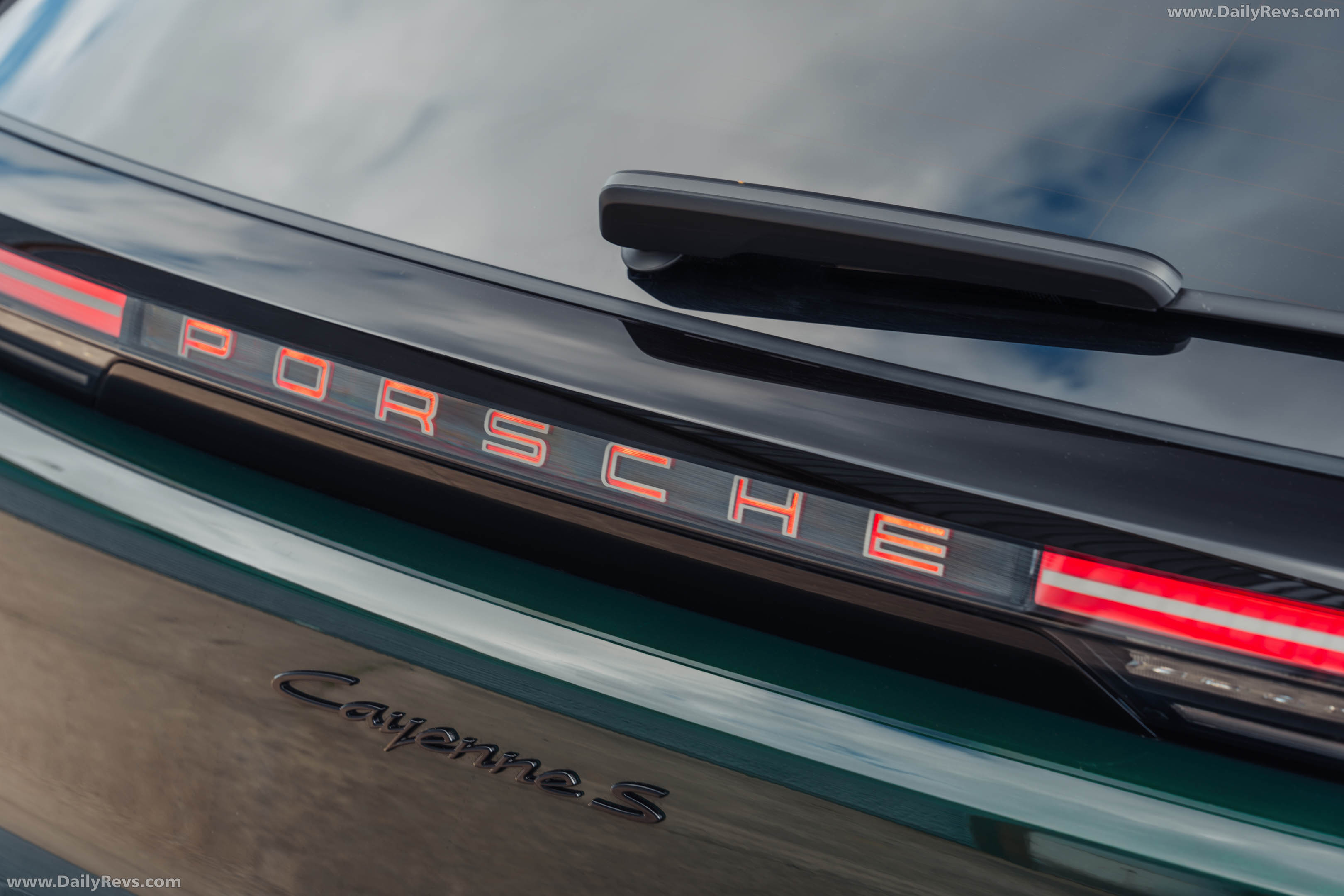 2027 Porsche Cayenne S Electric E4 UK Version Exterior