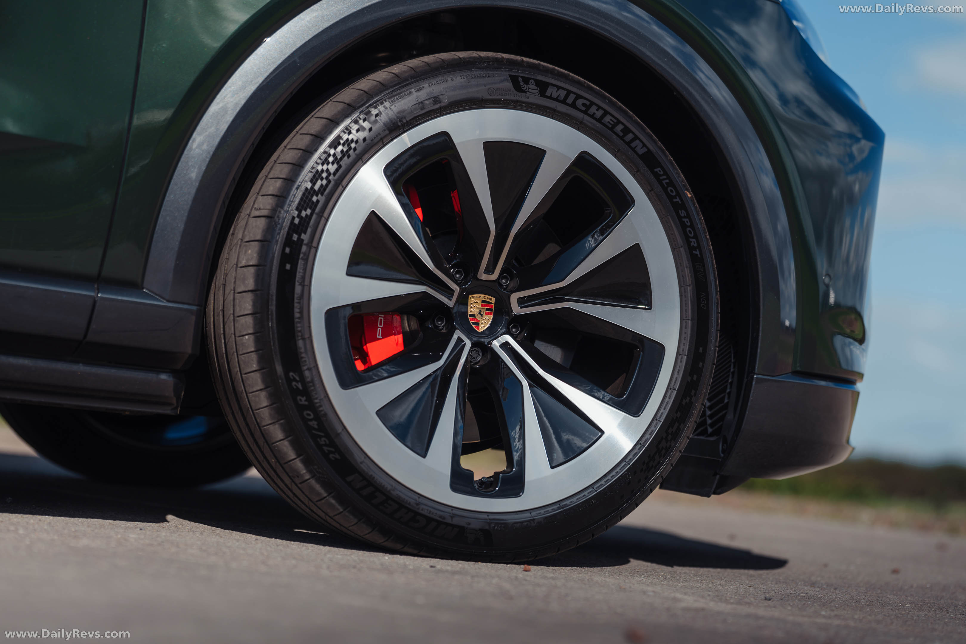 2027 Porsche Cayenne S Electric E4 UK Version Exterior