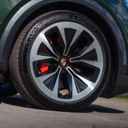 2027 Porsche Cayenne S Electric E4 UK Version Exterior
