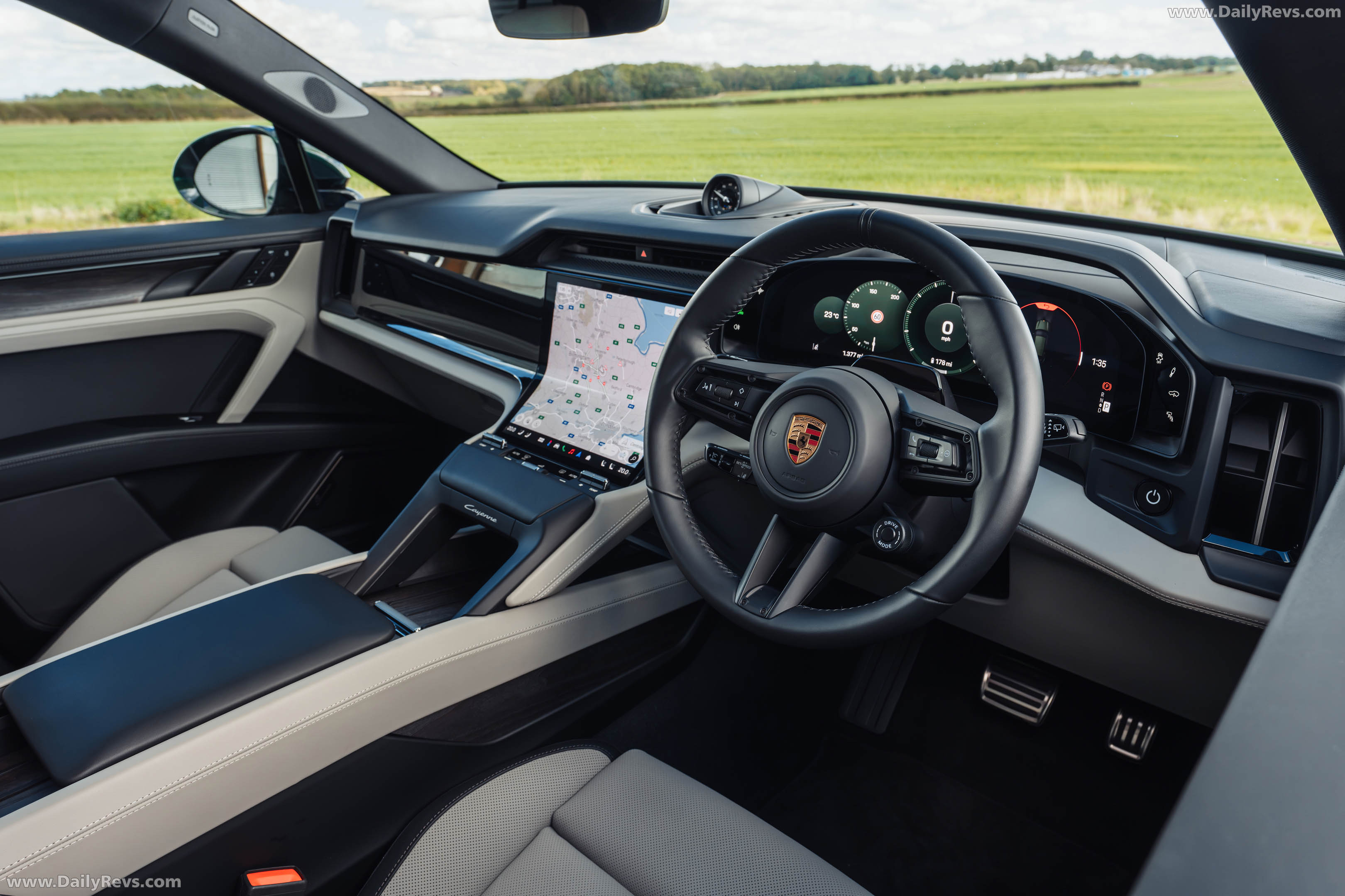 2027 Porsche Cayenne S Electric E4 UK Version Interior