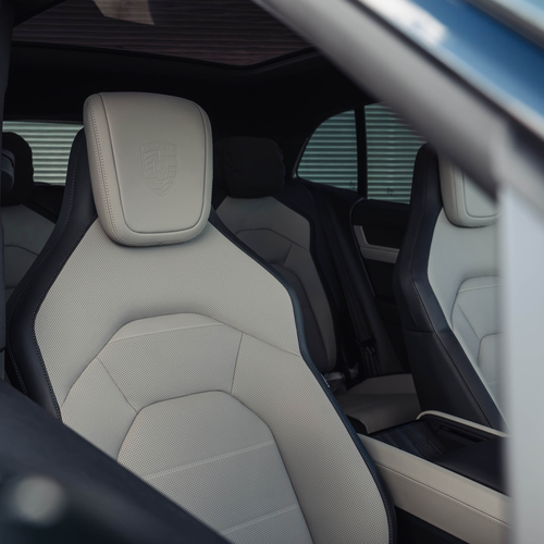 2027 Porsche Cayenne S Electric E4 UK Version Interior