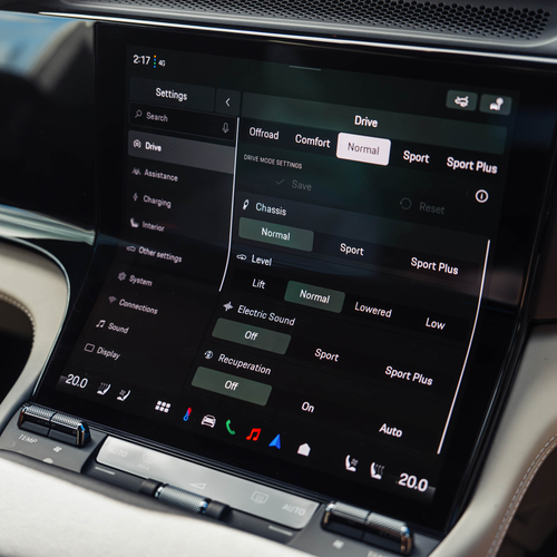 2027 Porsche Cayenne S Electric E4 UK Version Interior