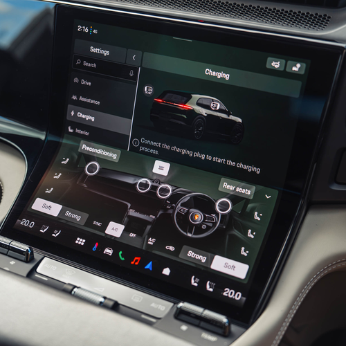 2027 Porsche Cayenne S Electric E4 UK Version Interior