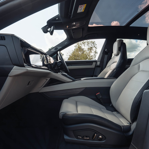 2027 Porsche Cayenne S Electric E4 UK Version Interior