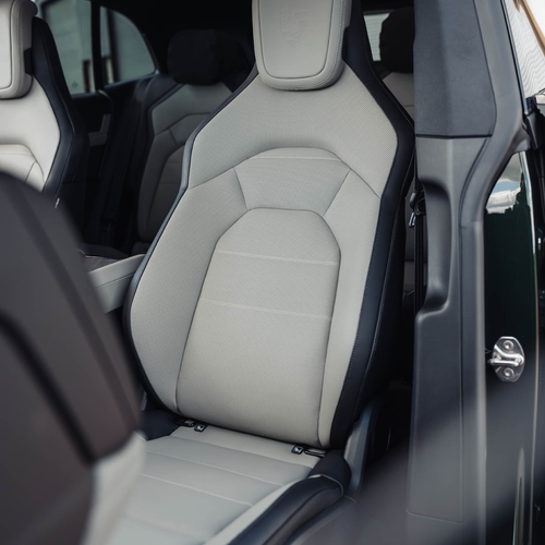 2027 Porsche Cayenne S Electric E4 UK Version Interior