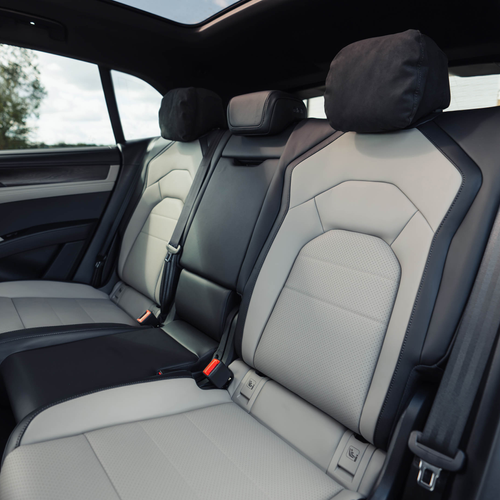 2027 Porsche Cayenne S Electric E4 UK Version Interior