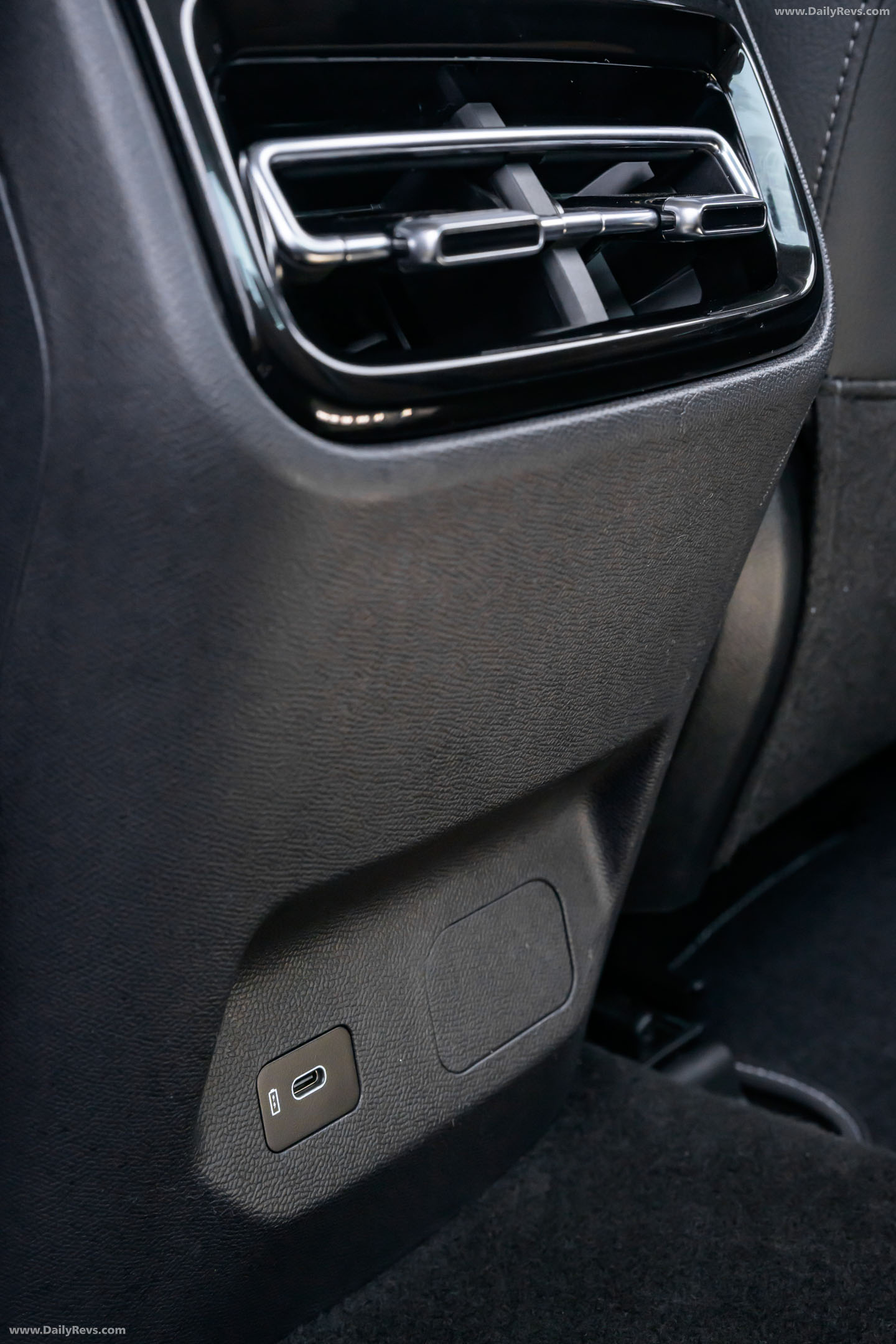 2027 RAM Dakota Laramie Interior
