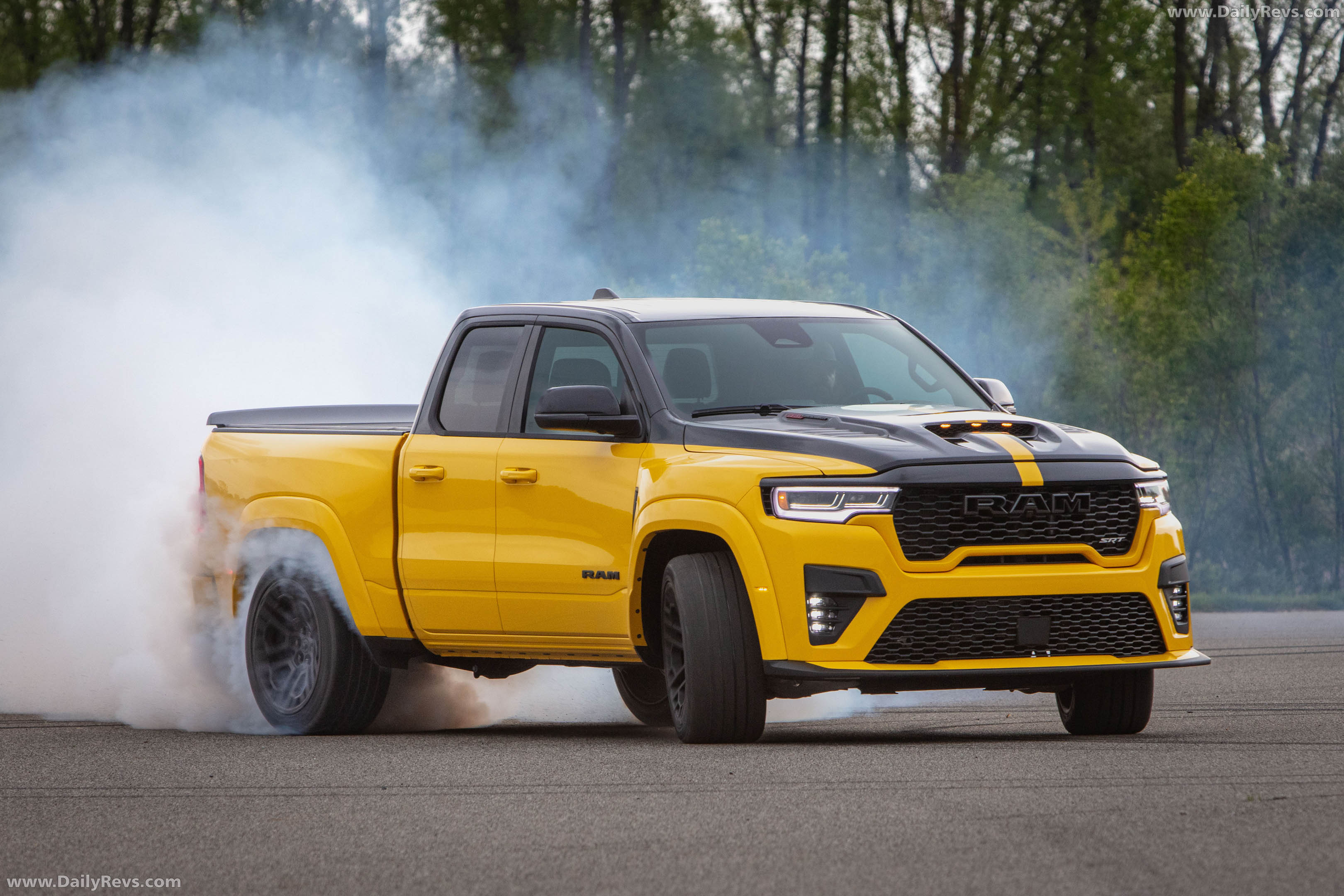 2027 RAM 1500 Rumble Bee SRT Front View