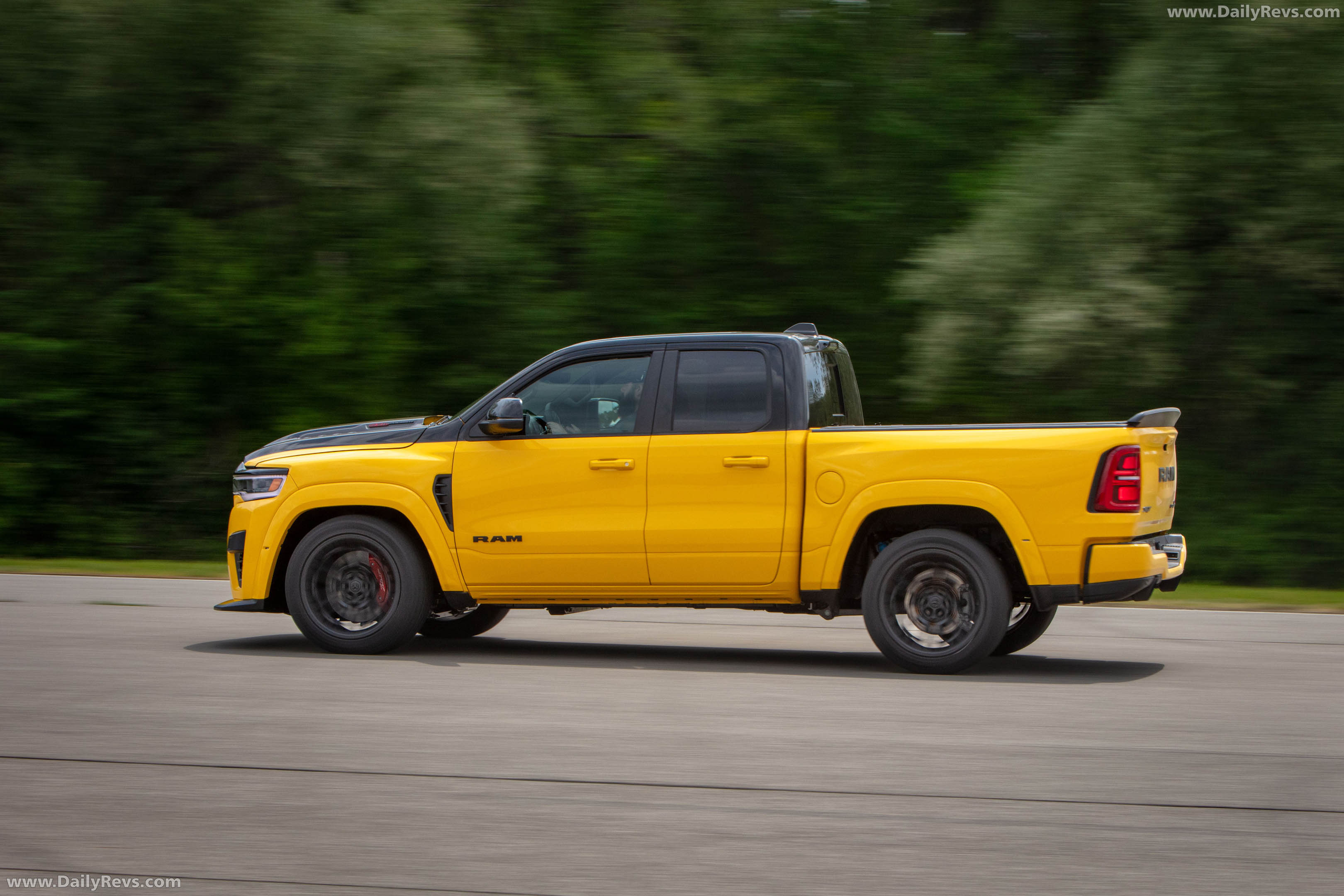 2027 RAM 1500 Rumble Bee SRT Side View