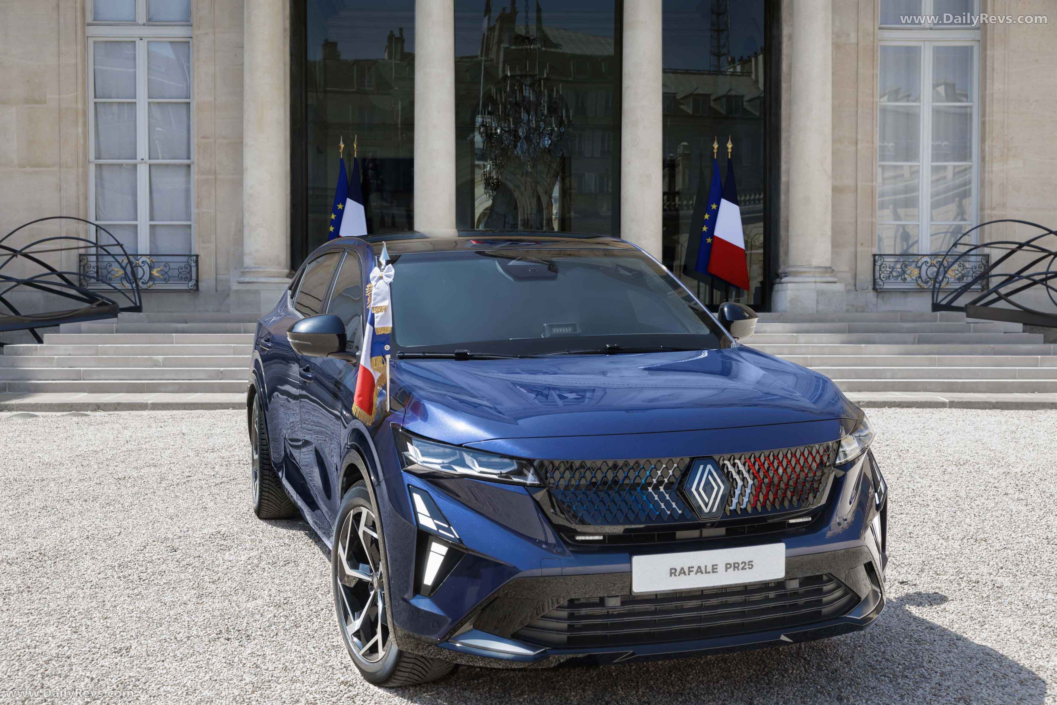 2025 Renault Rafale Presidential Front View