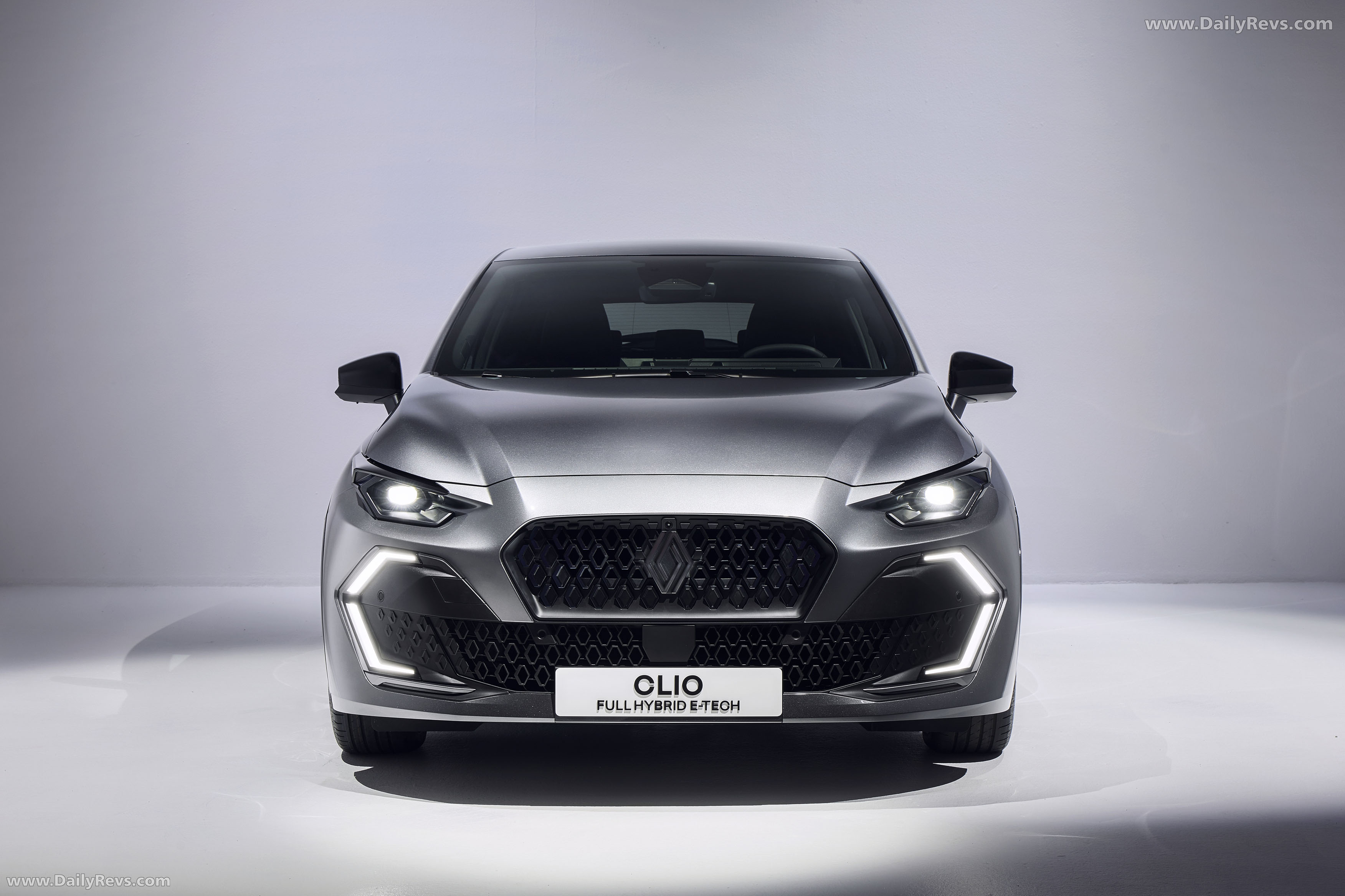 2026 Renault Clio E-Tech Shadow Grey Front View