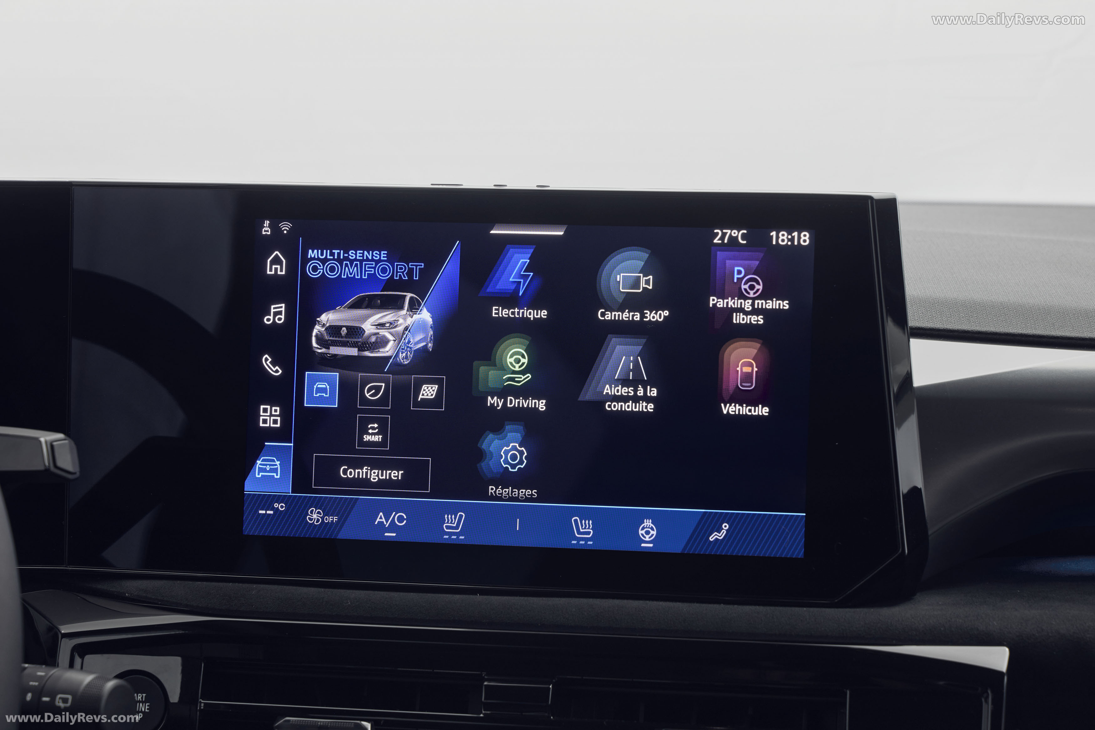 2026 Renault Clio E-Tech Shadow Grey Interior