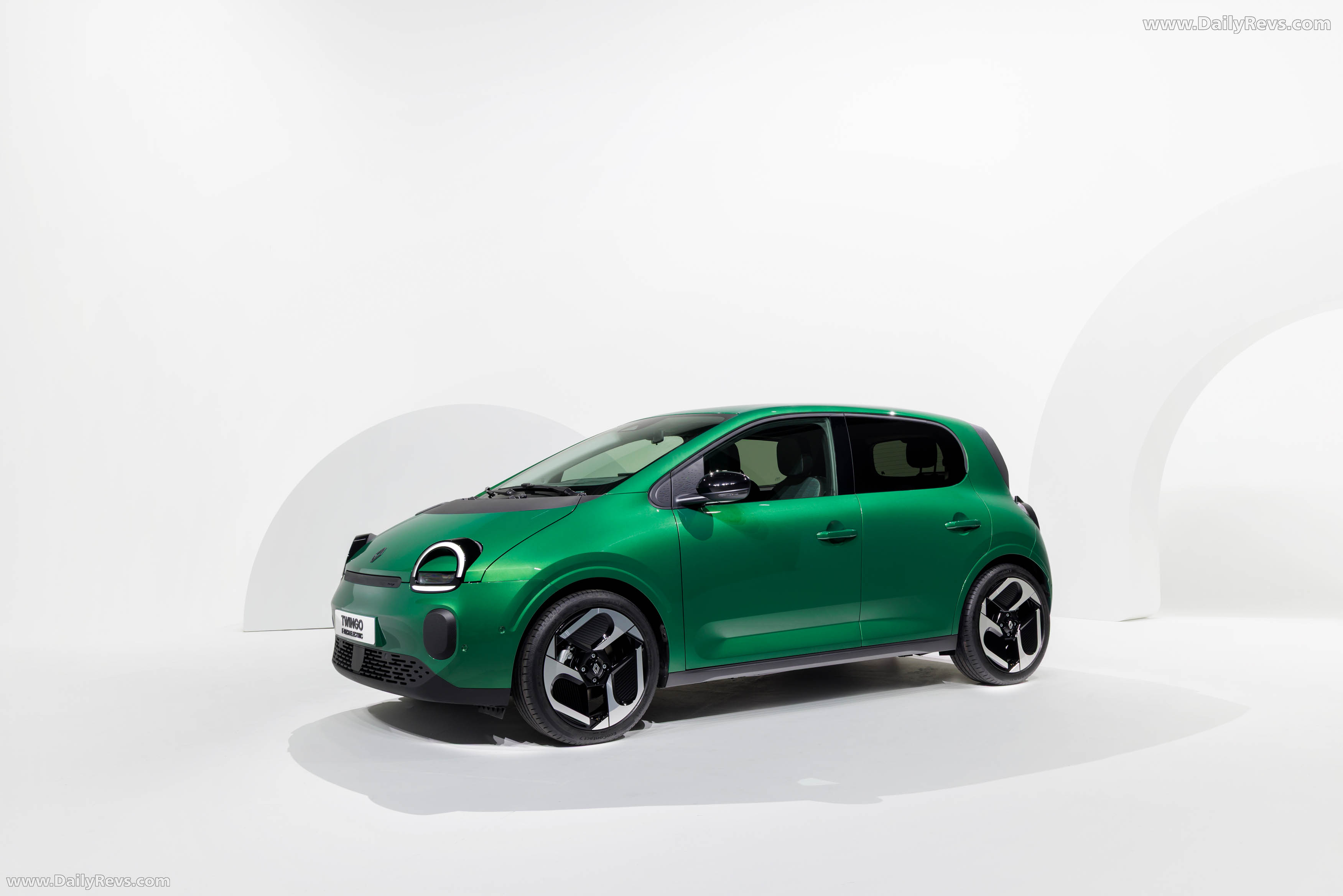 2027 Renault Twingo E-Tech Front View
