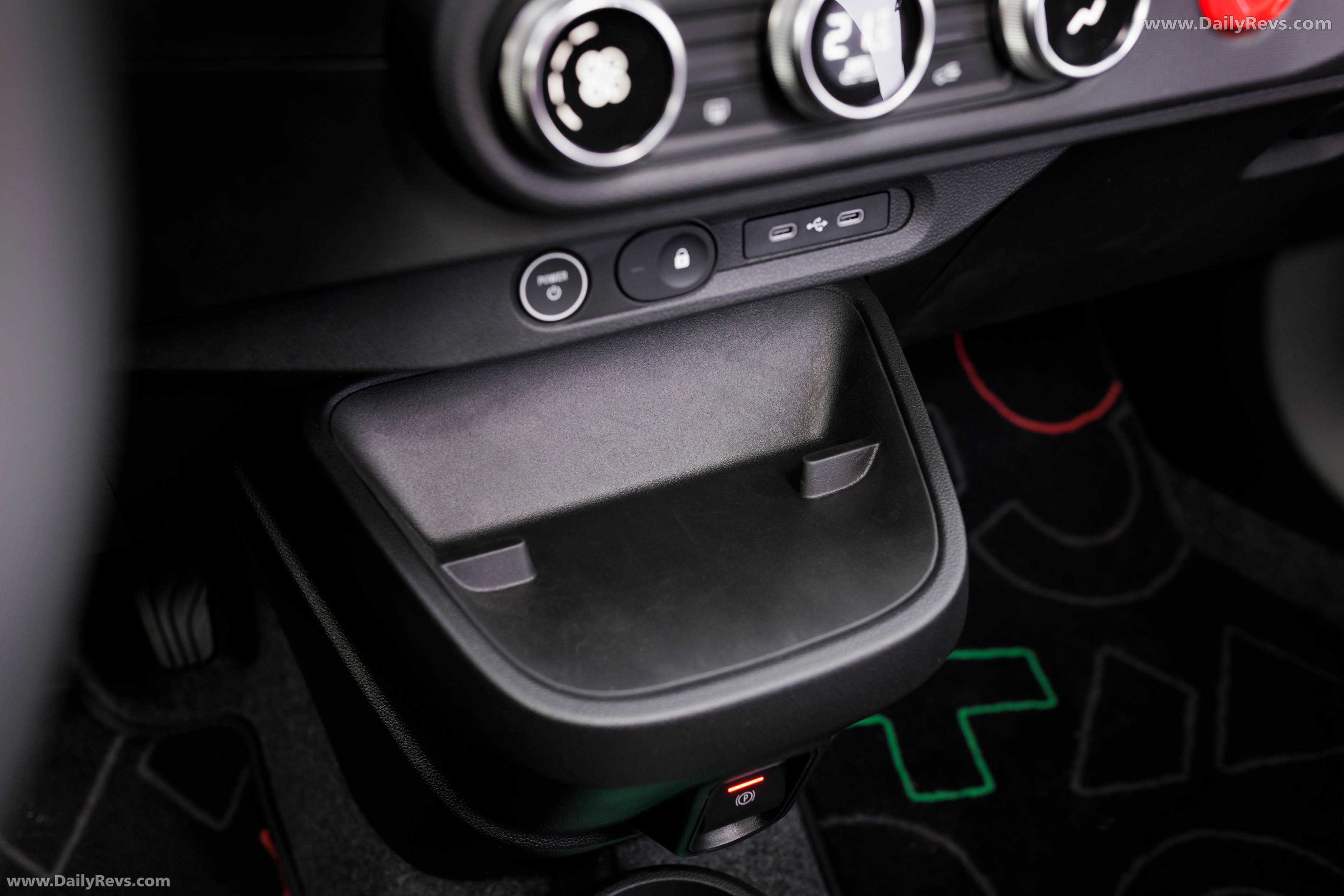 2027 Renault Twingo E-Tech Interior