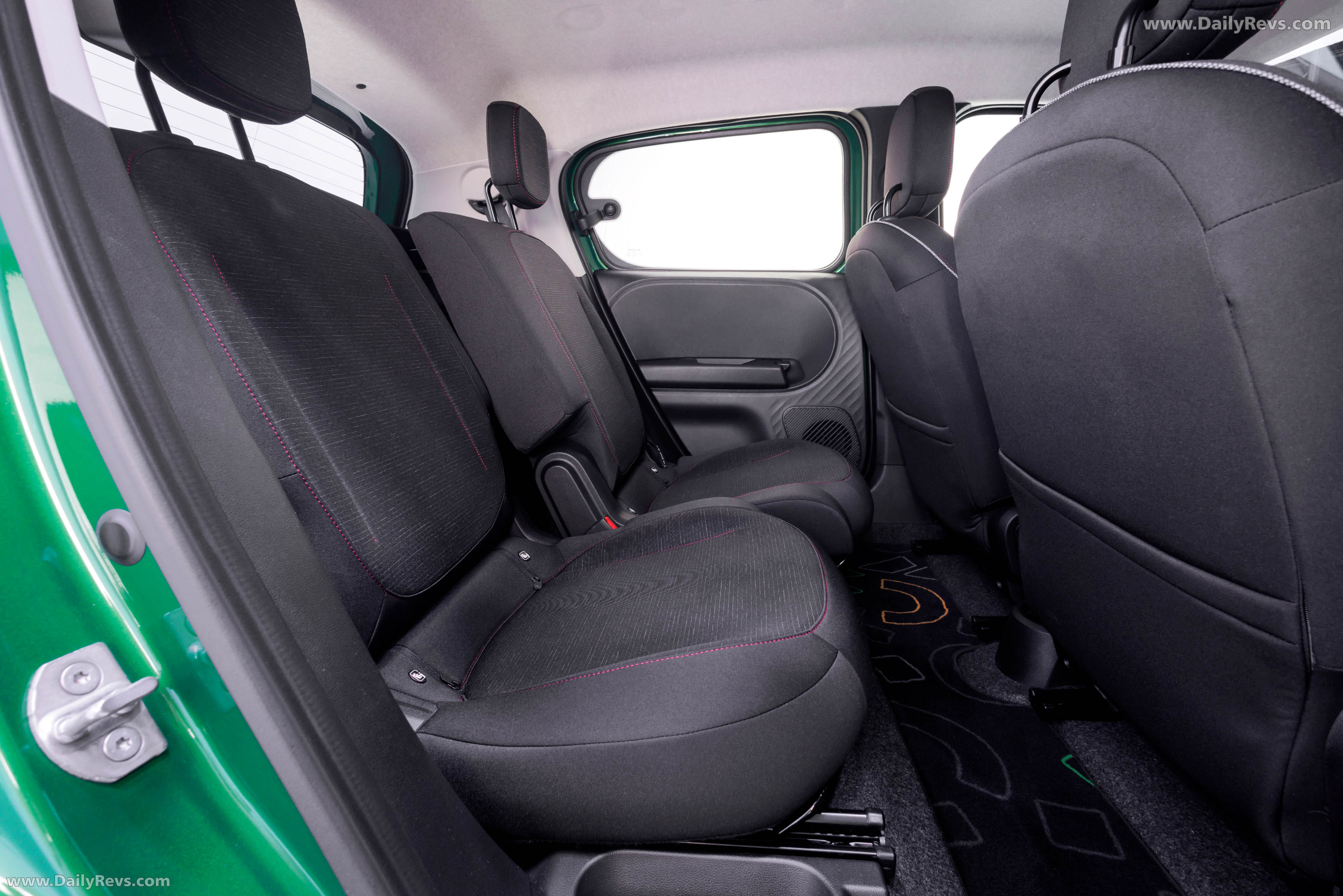 2027 Renault Twingo E-Tech Interior