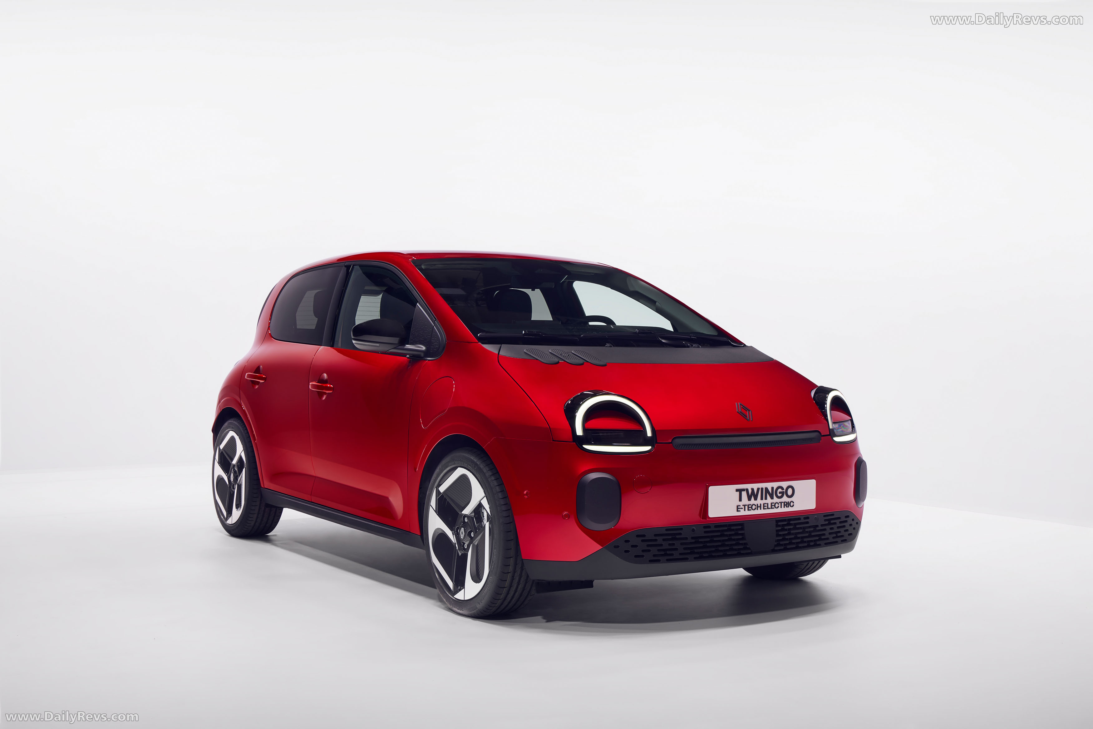 2027 Renault Twingo E-Tech Absolute Red Front View