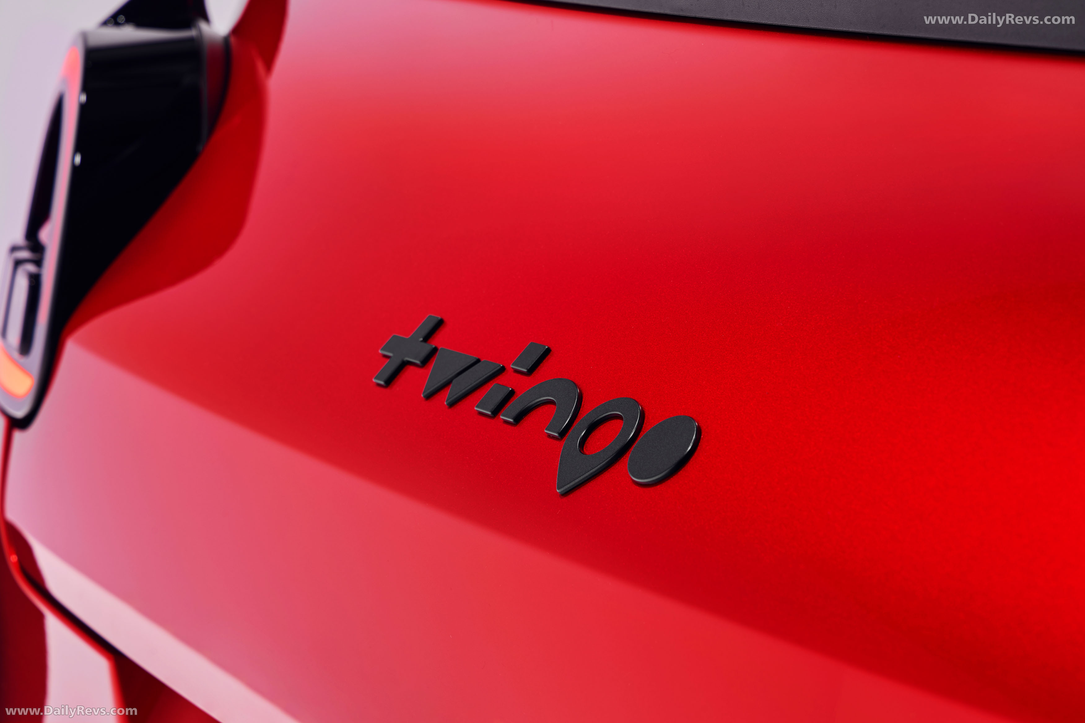 2027 Renault Twingo E-Tech Absolute Red Exterior