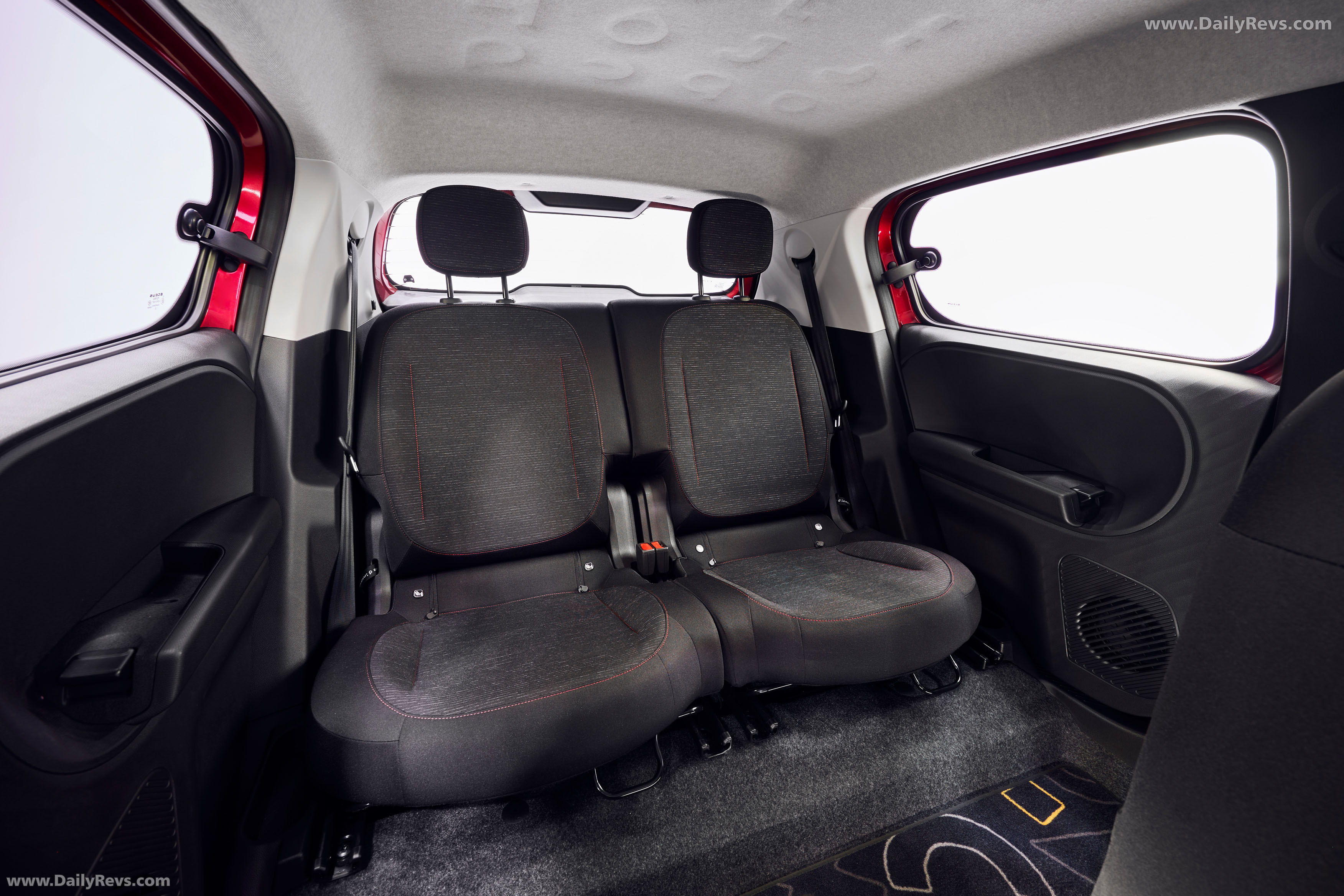 2027 Renault Twingo E-Tech Absolute Red Interior