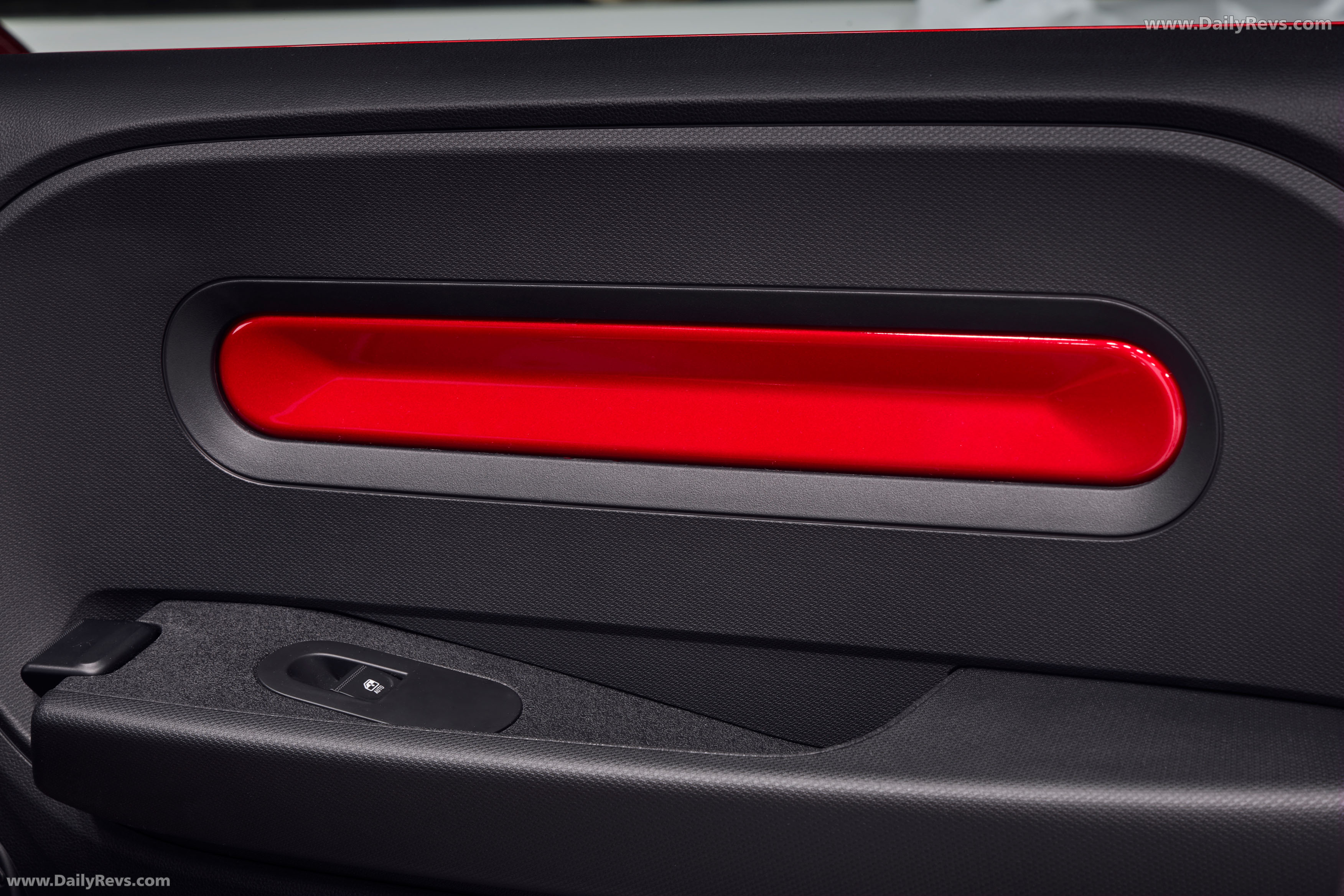2027 Renault Twingo E-Tech Absolute Red Interior