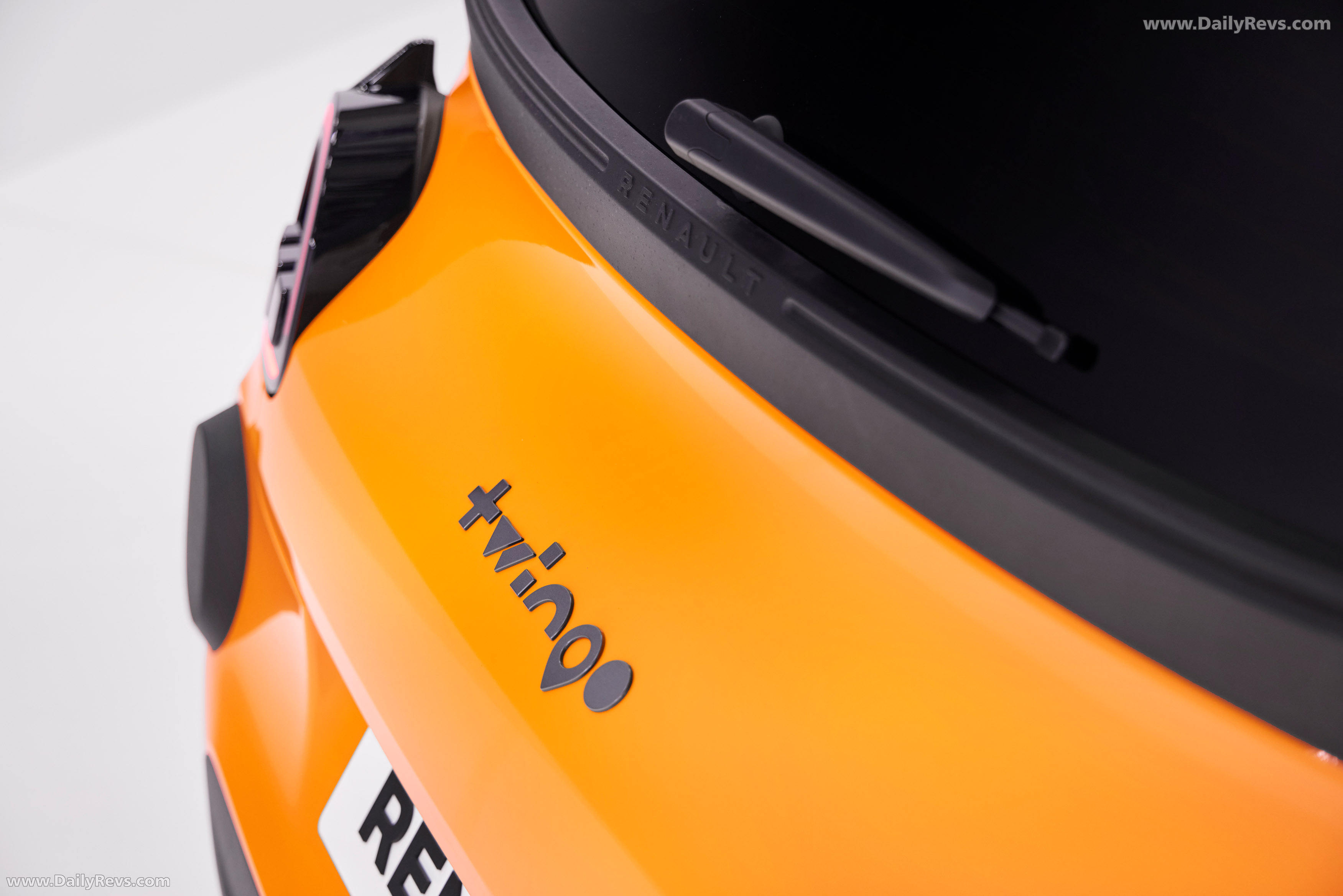 2027 Renault Twingo E-Tech Mango Yellow Exterior