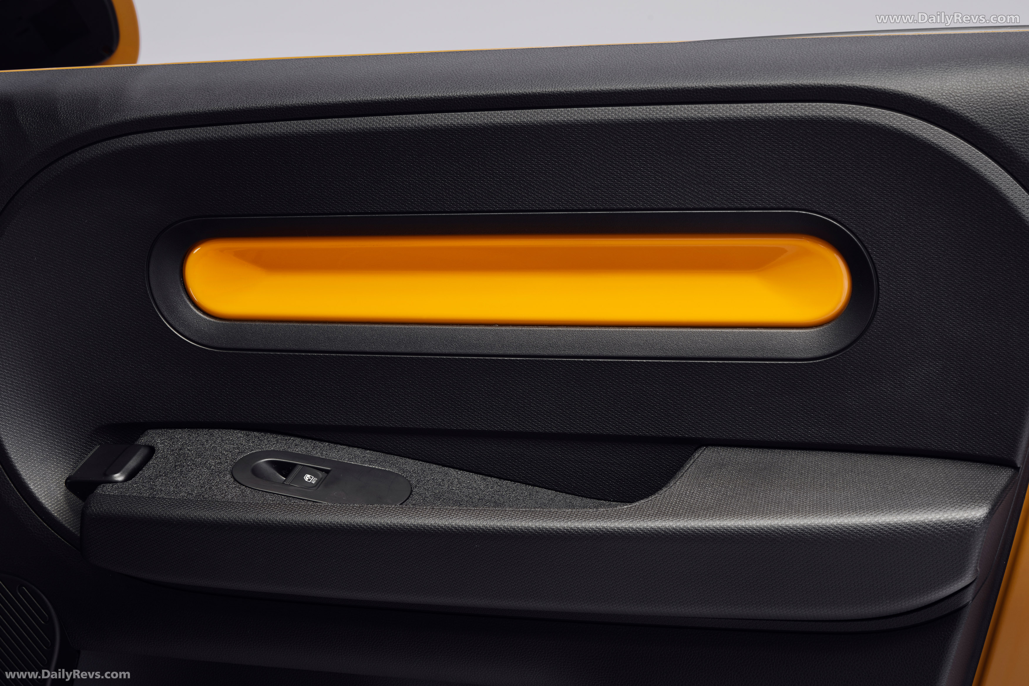 2027 Renault Twingo E-Tech Mango Yellow Interior