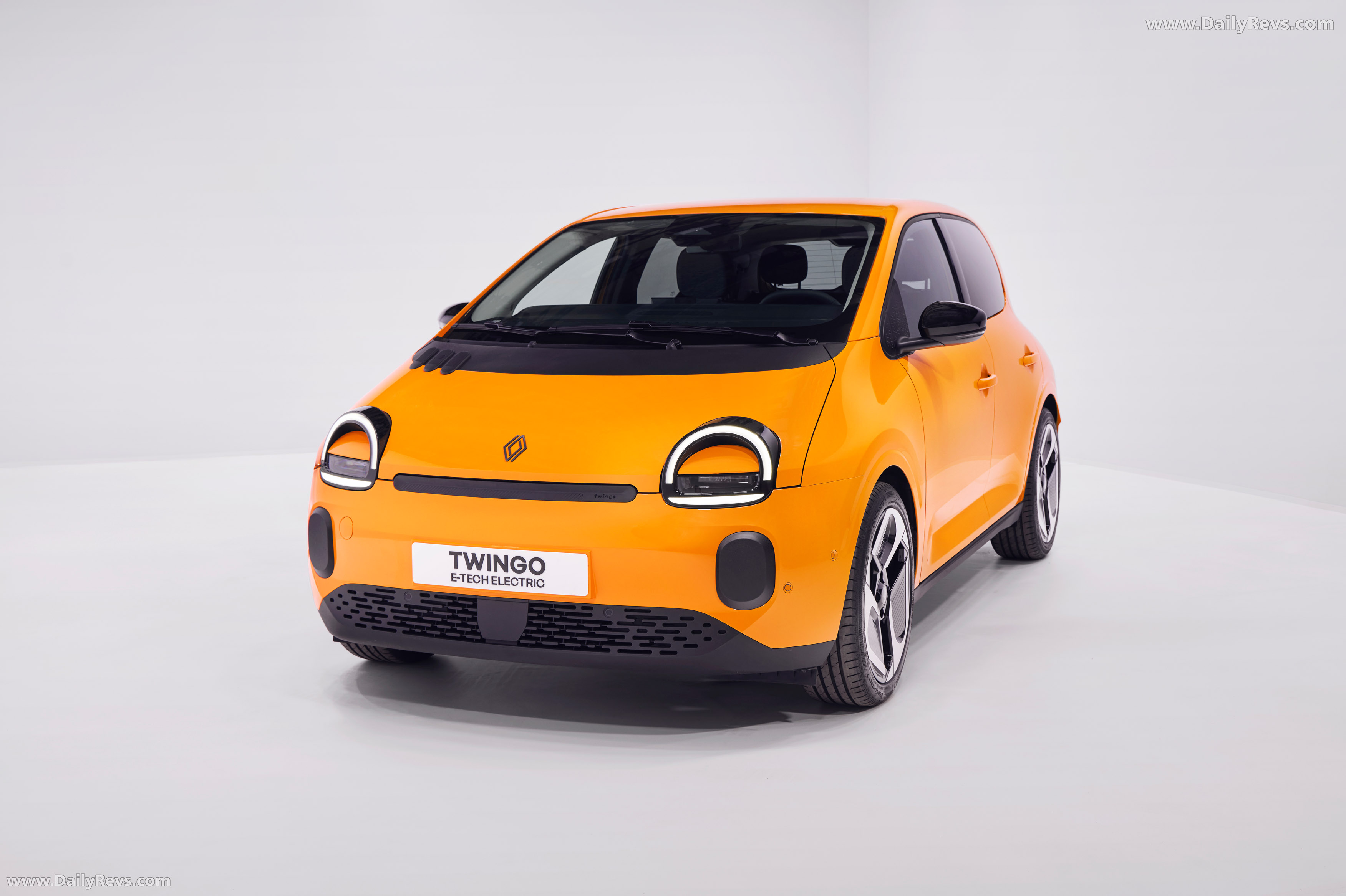 2027 Renault Twingo E-Tech Mango Yellow Front View