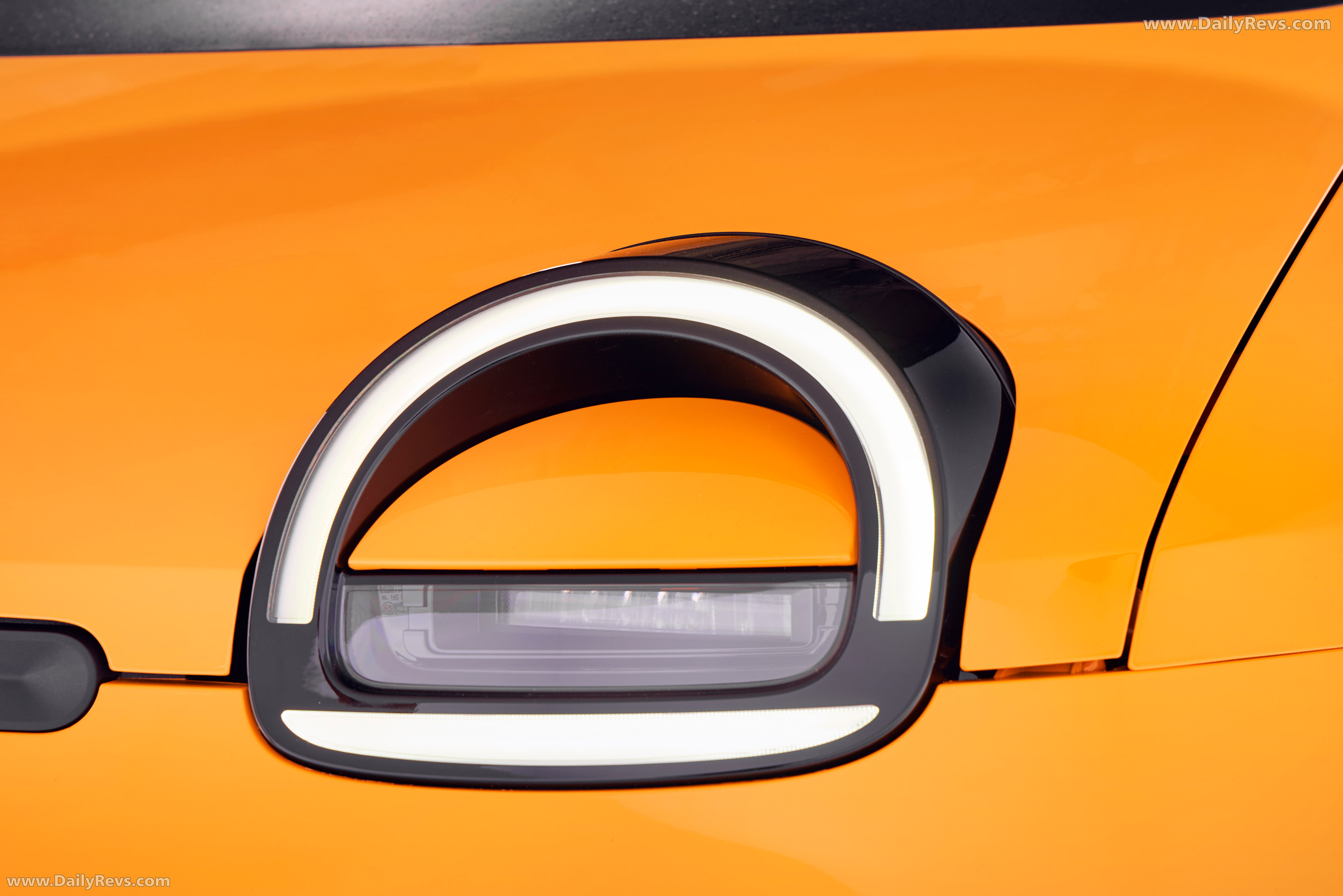 2027 Renault Twingo E-Tech Mango Yellow Exterior