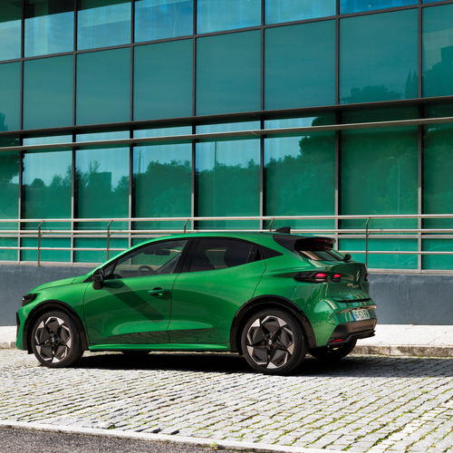 2025 Renault Clio E-Tech Techno Absolute Green Side View
