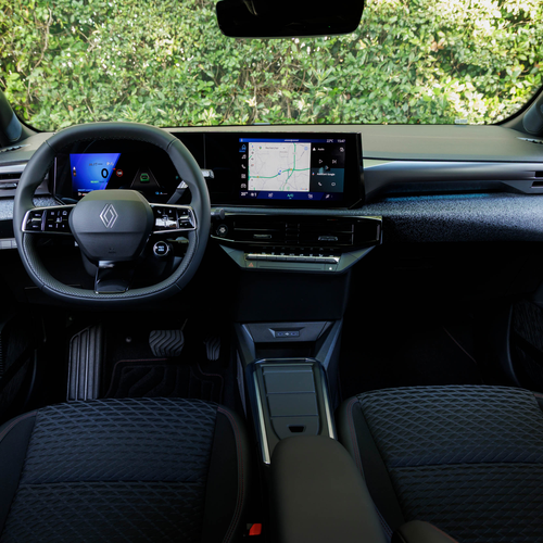 2025 Renault Clio E-Tech Techno Absolute Green Interior