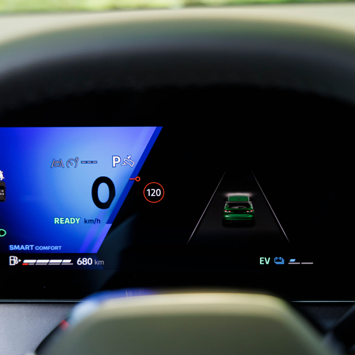 2025 Renault Clio E-Tech Techno Absolute Green Interior