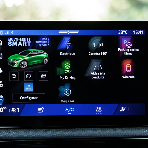 2025 Renault Clio E-Tech Techno Absolute Green Interior