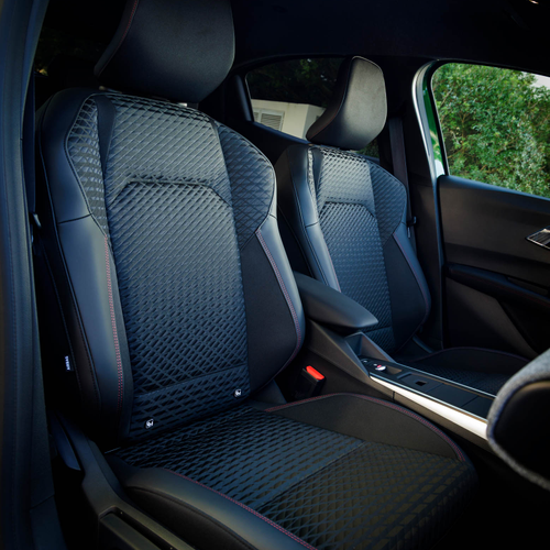2025 Renault Clio E-Tech Techno Absolute Green Interior