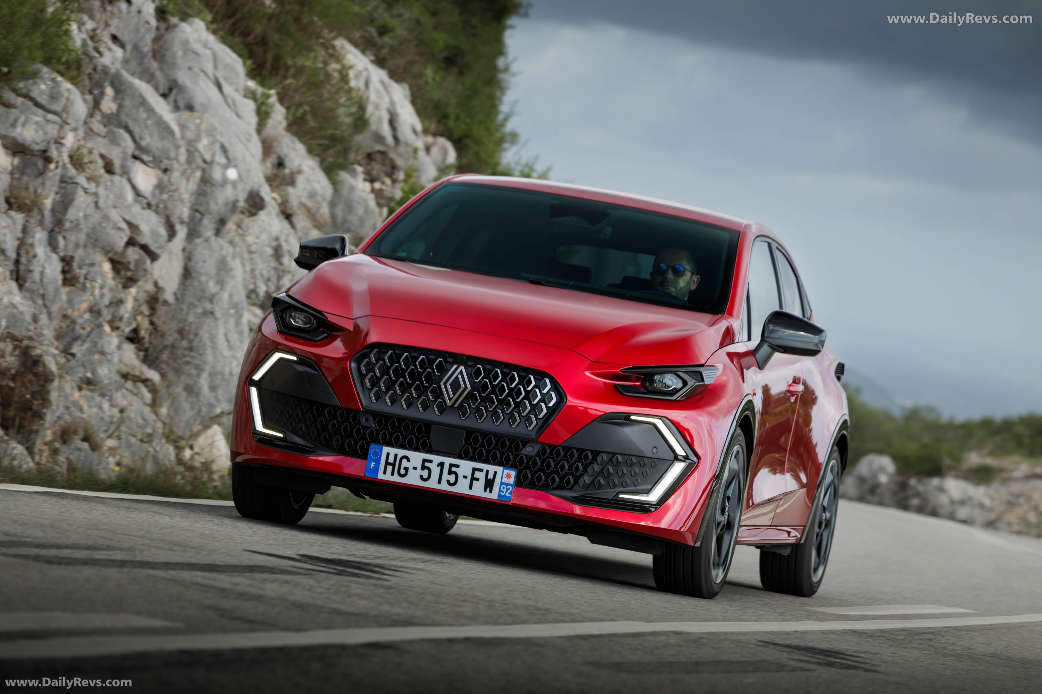 2026 Renault Clio E-Tech Techno Absolute Red Front View
