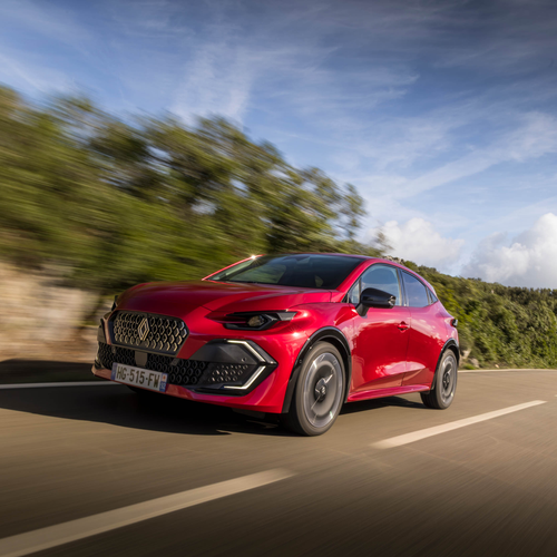 2026 Renault Clio E-Tech Techno Absolute Red Front View