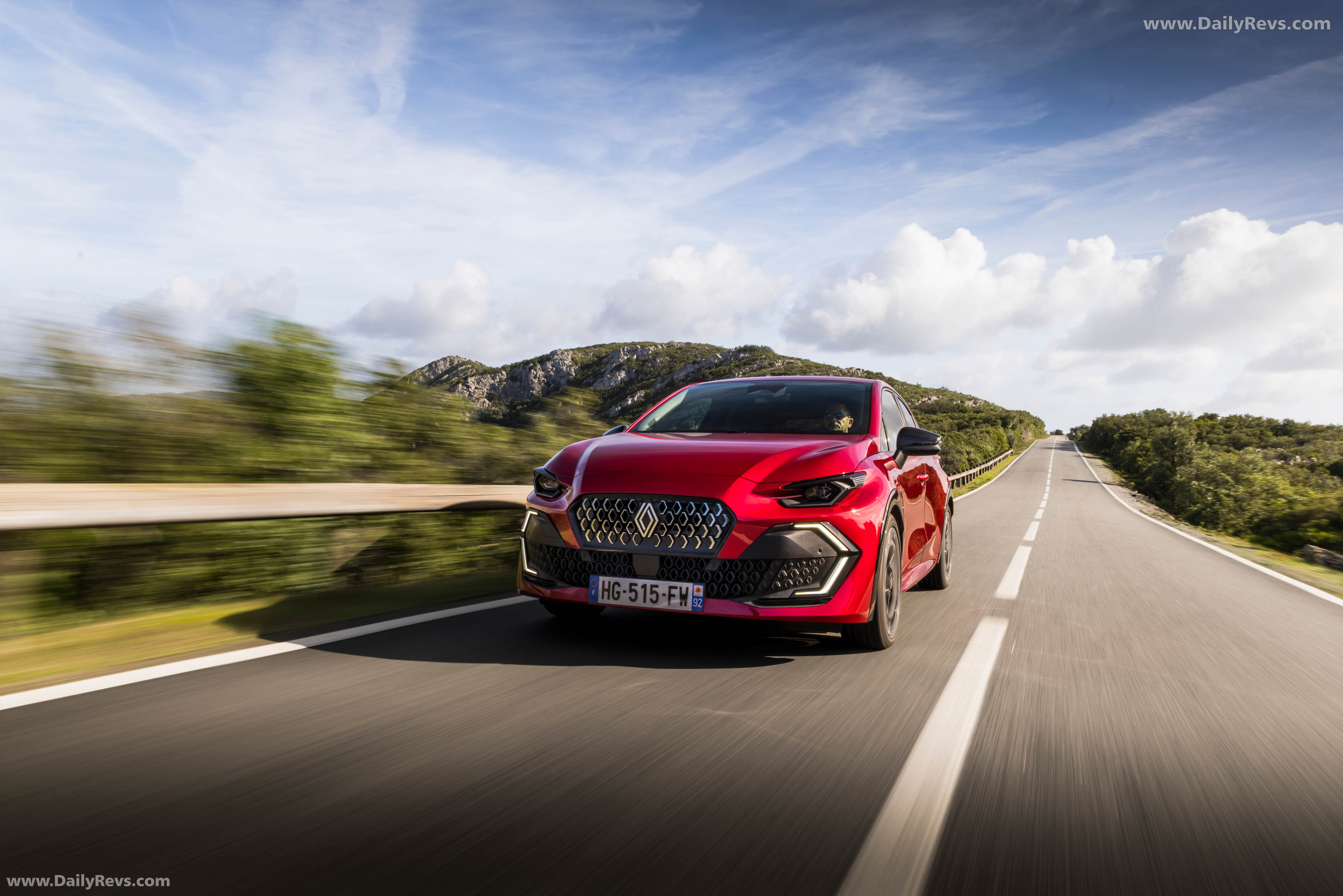 2026 Renault Clio E-Tech Techno Absolute Red Front View