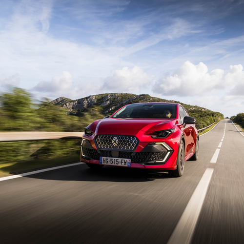 2026 Renault Clio E-Tech Techno Absolute Red Front View