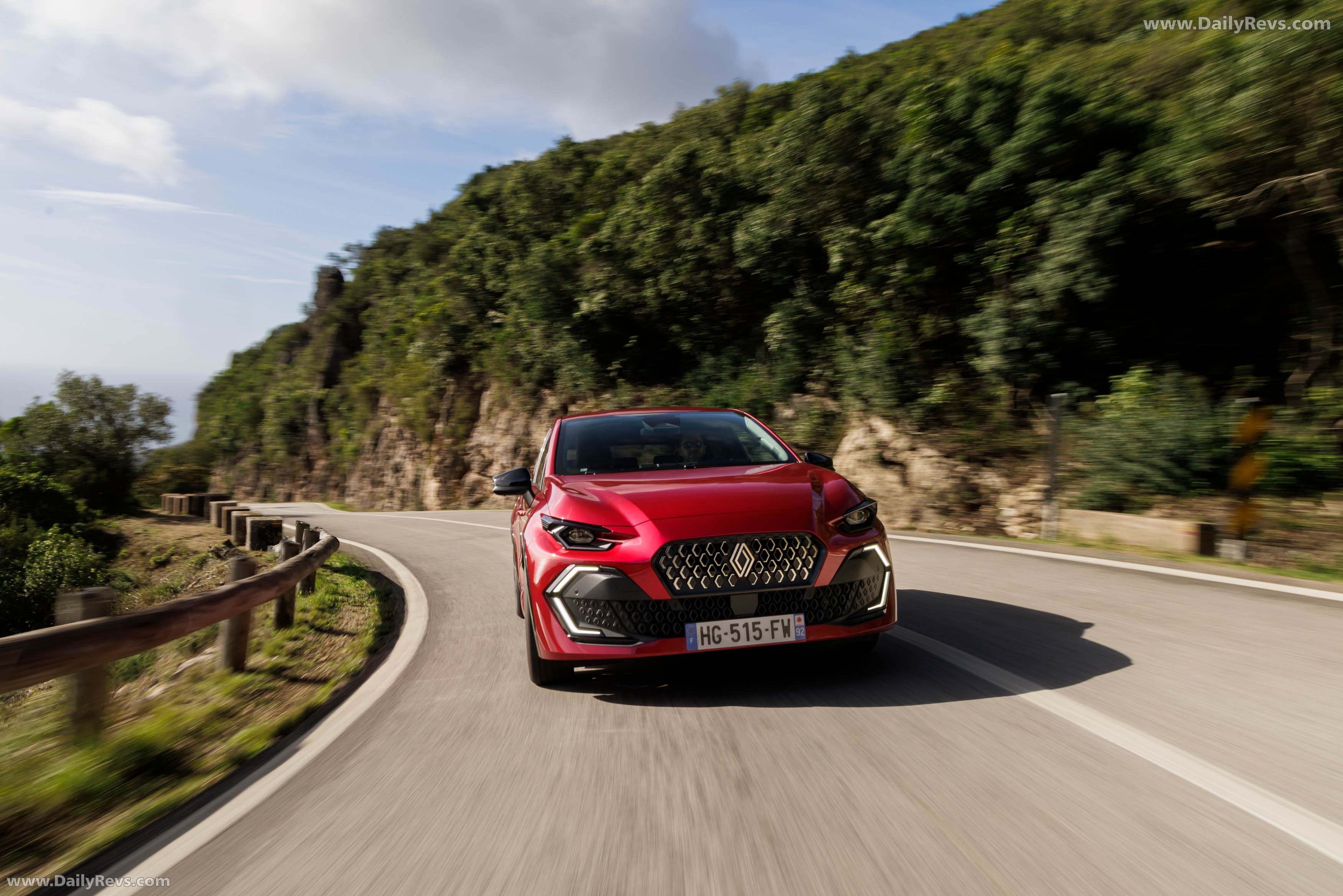2026 Renault Clio E-Tech Techno Absolute Red Front View