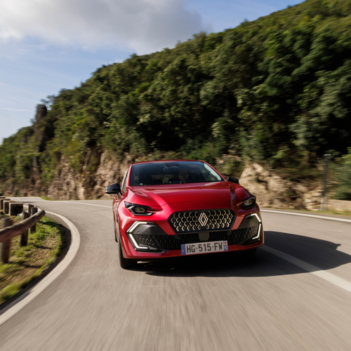 2026 Renault Clio E-Tech Techno Absolute Red Front View