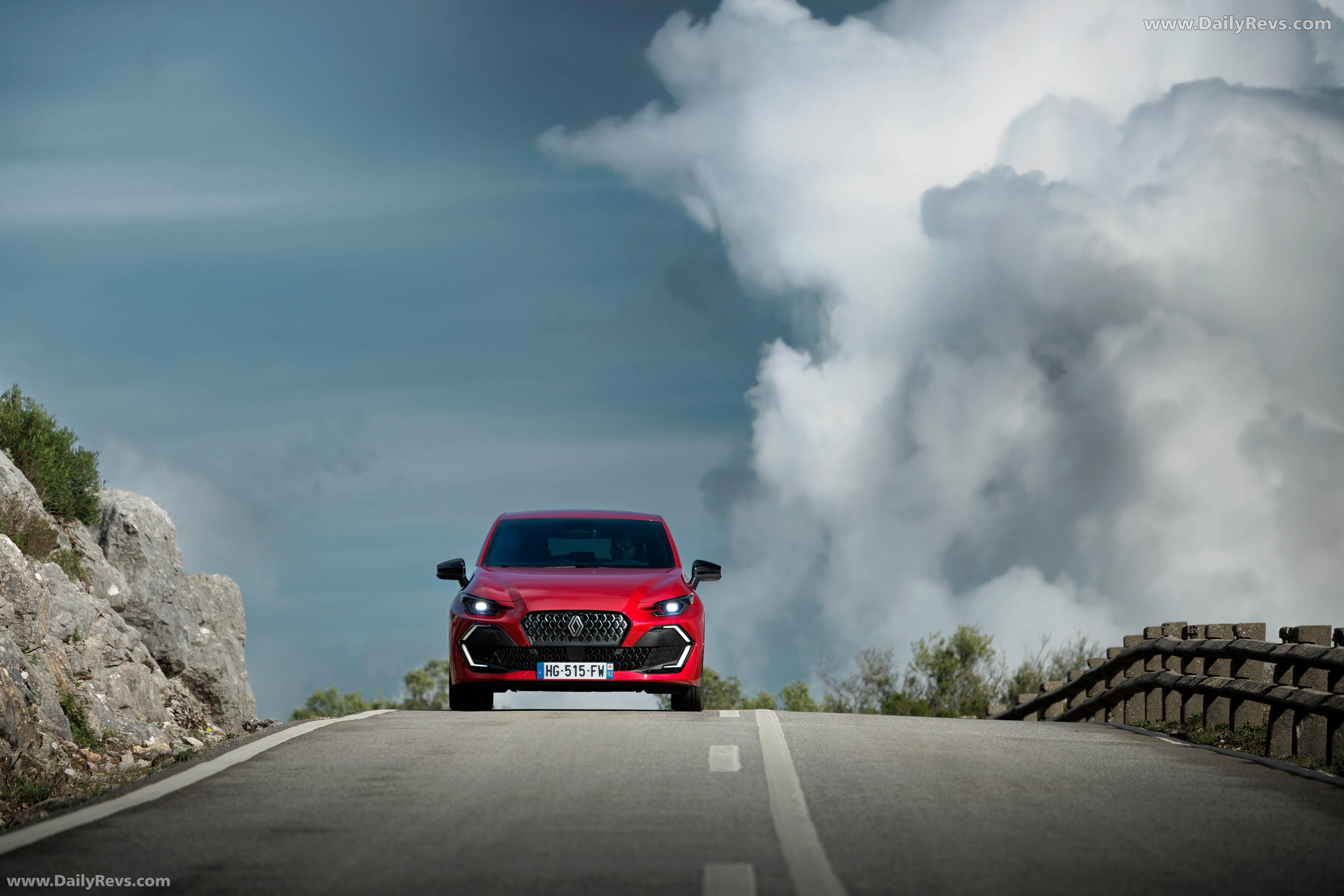 2026 Renault Clio E-Tech Techno Absolute Red Front View