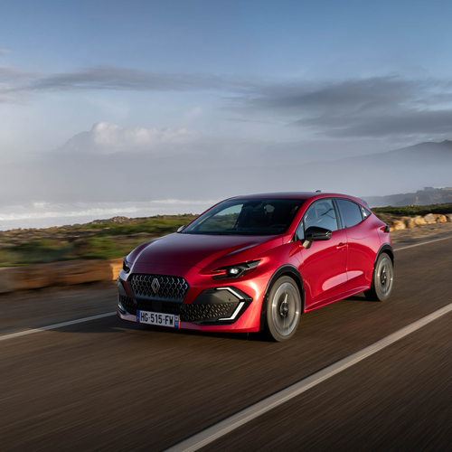 2026 Renault Clio E-Tech Techno Absolute Red Front View