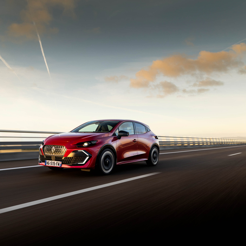 2026 Renault Clio E-Tech Techno Absolute Red Front View