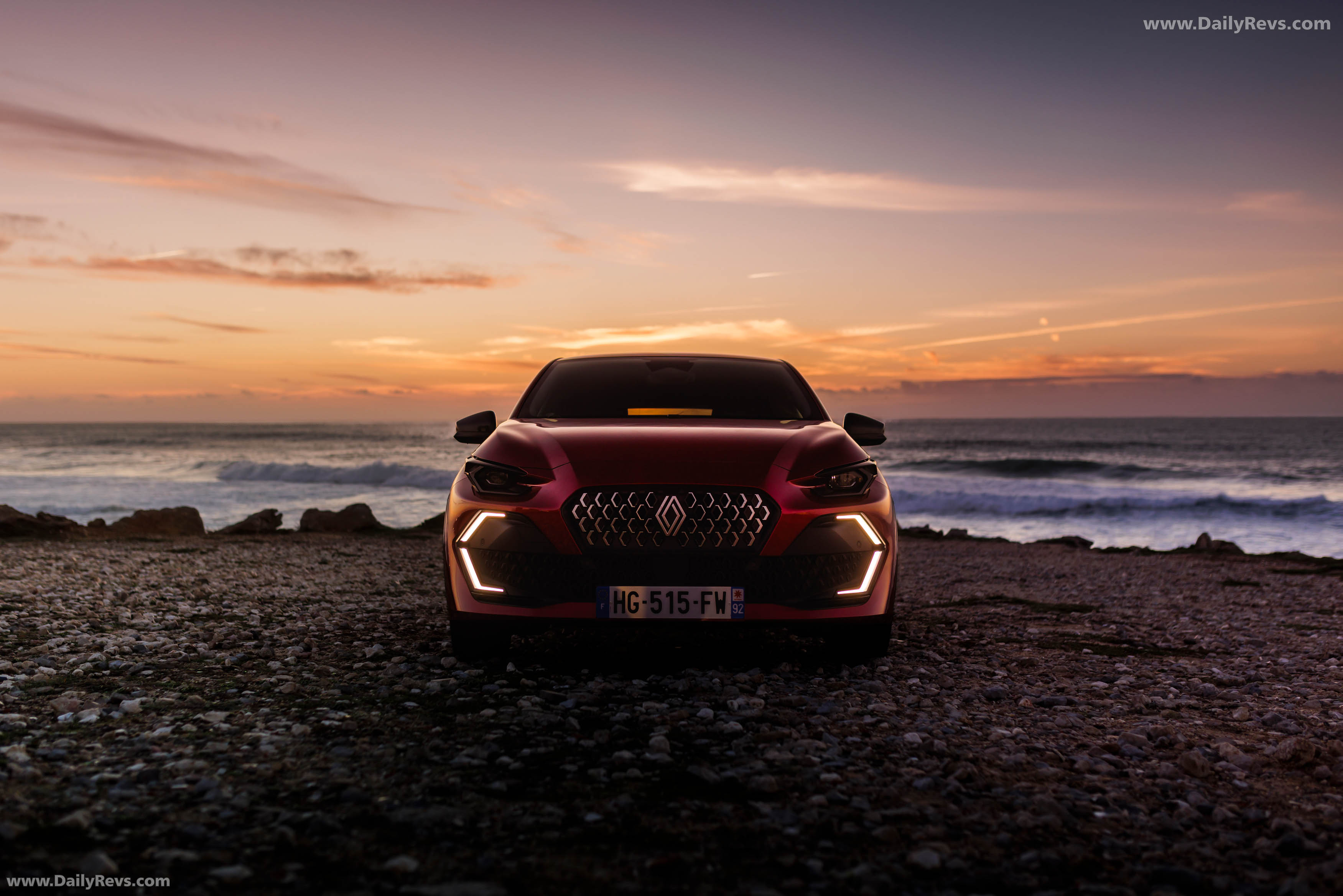 2026 Renault Clio E-Tech Techno Absolute Red Front View