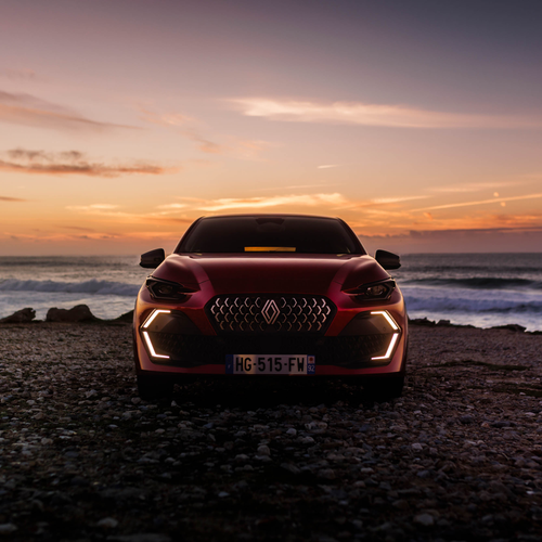 2026 Renault Clio E-Tech Techno Absolute Red Front View