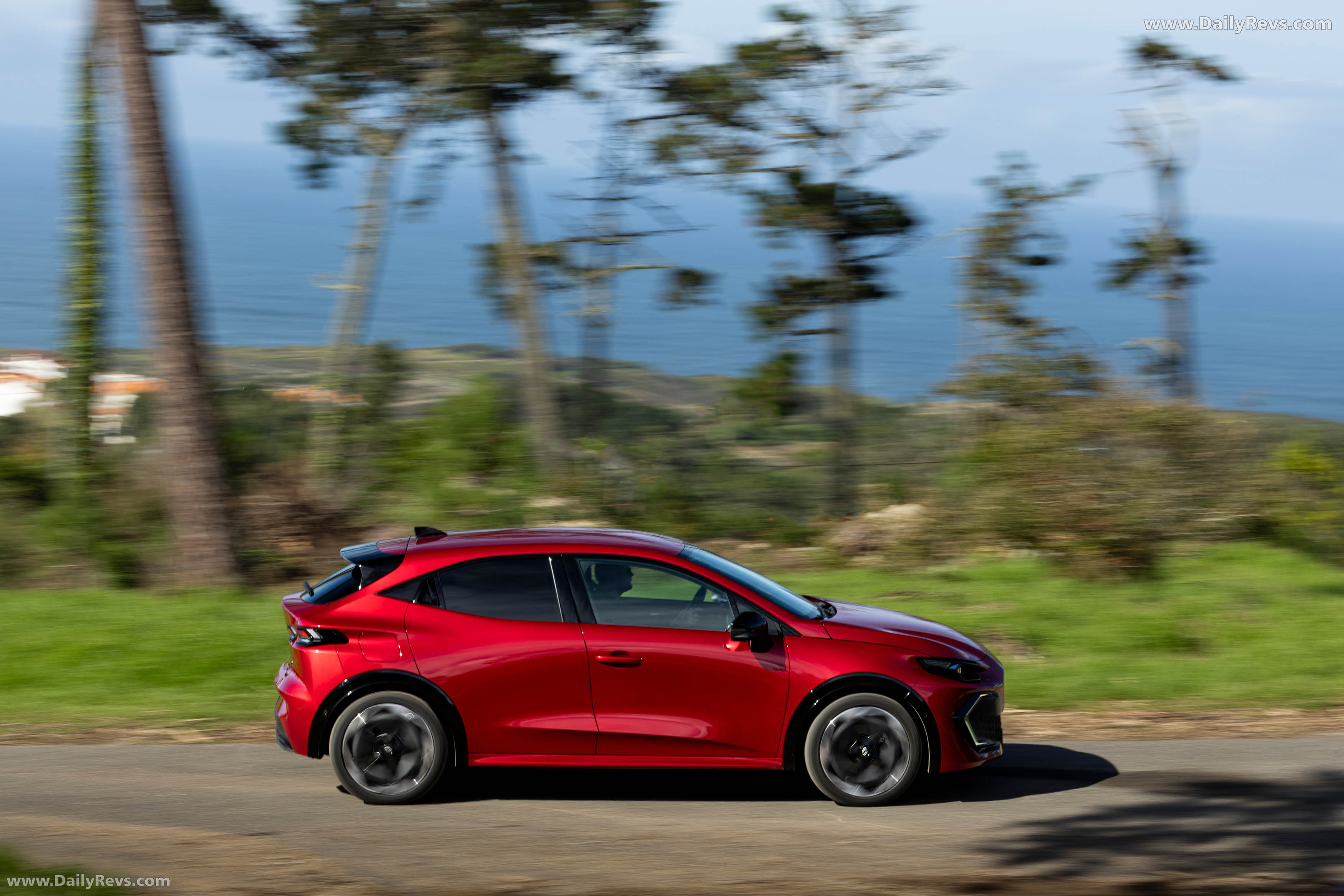 2026 Renault Clio E-Tech Techno Absolute Red Side View