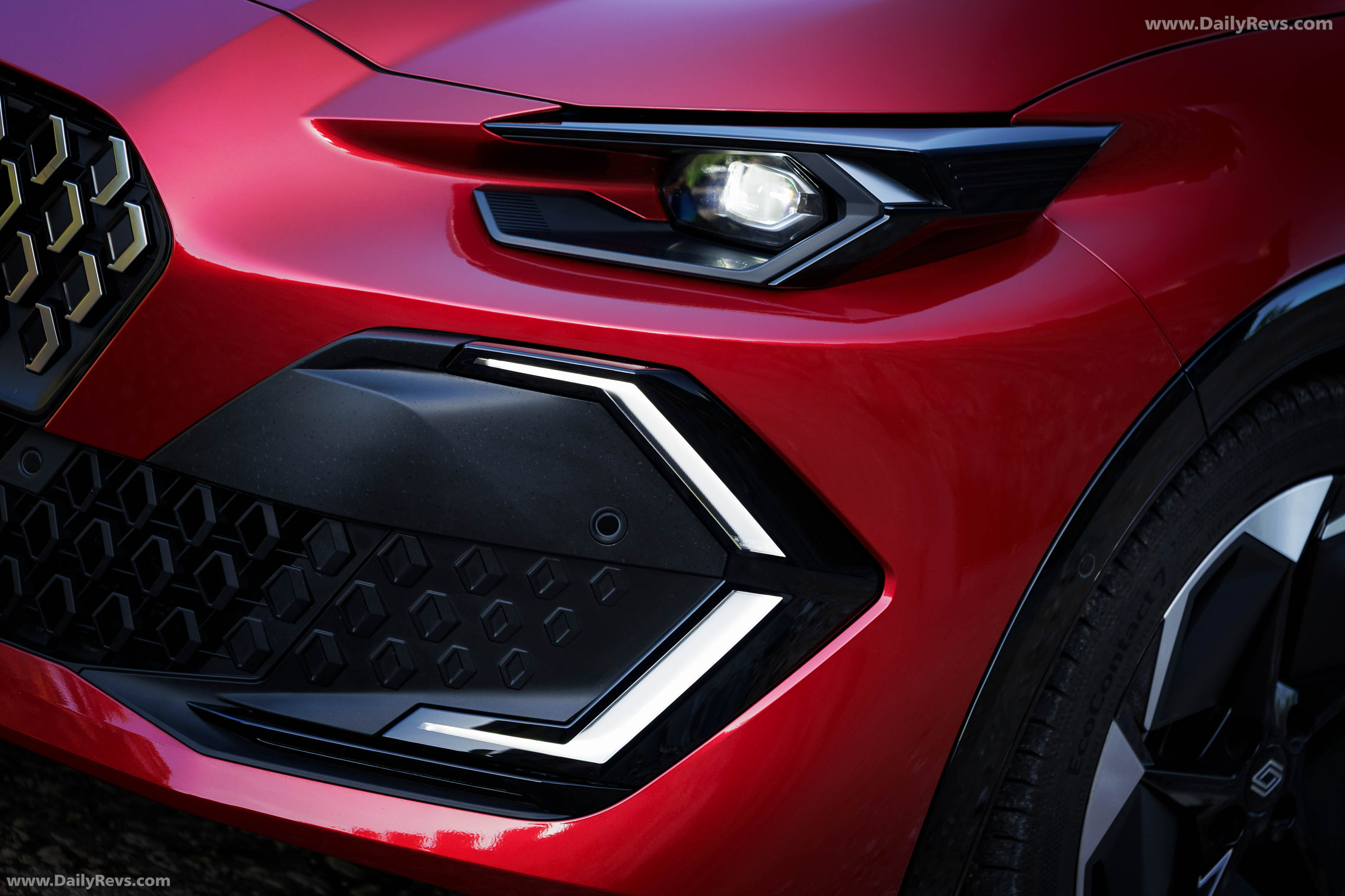 2026 Renault Clio E-Tech Techno Absolute Red Exterior