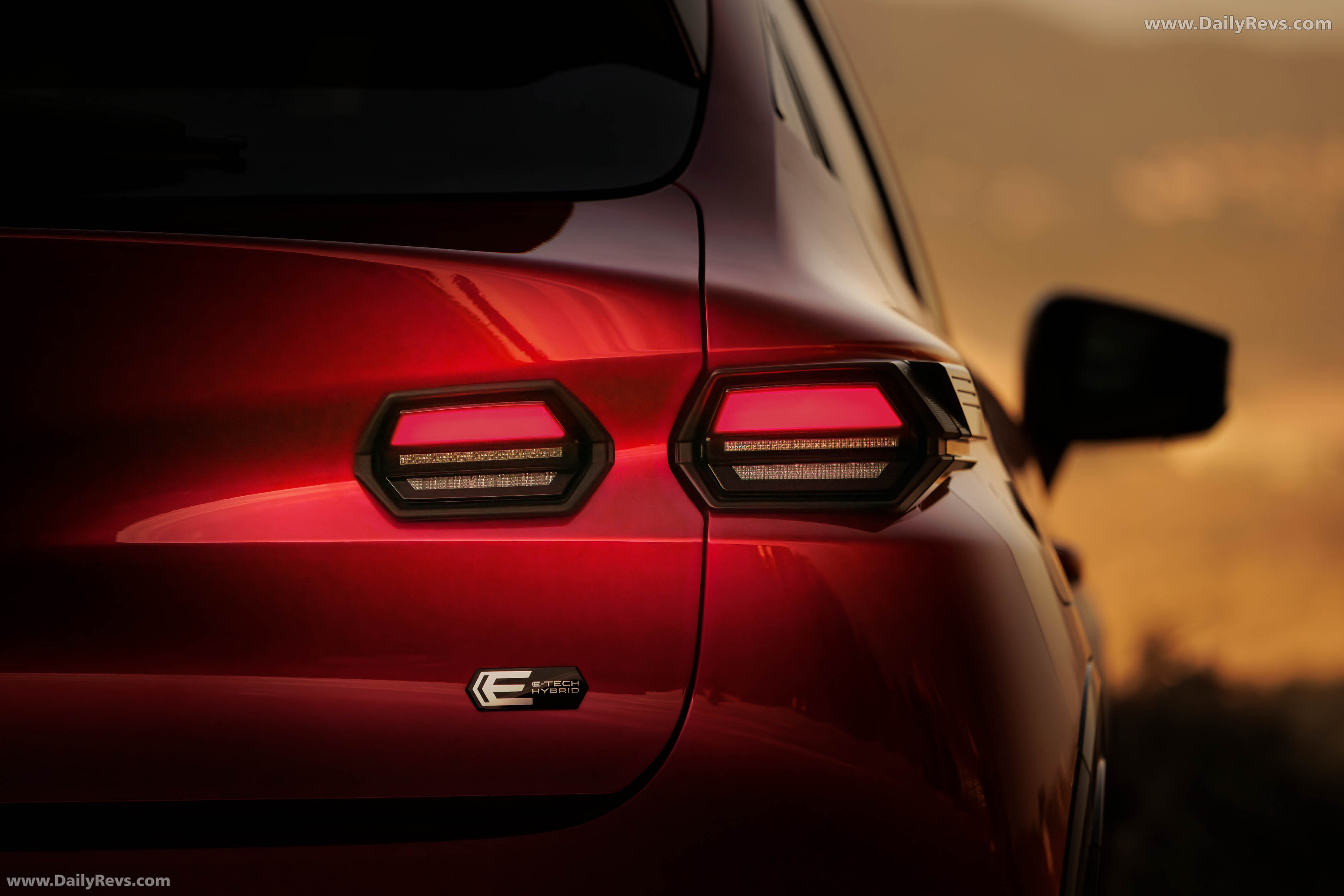 2026 Renault Clio E-Tech Techno Absolute Red Exterior