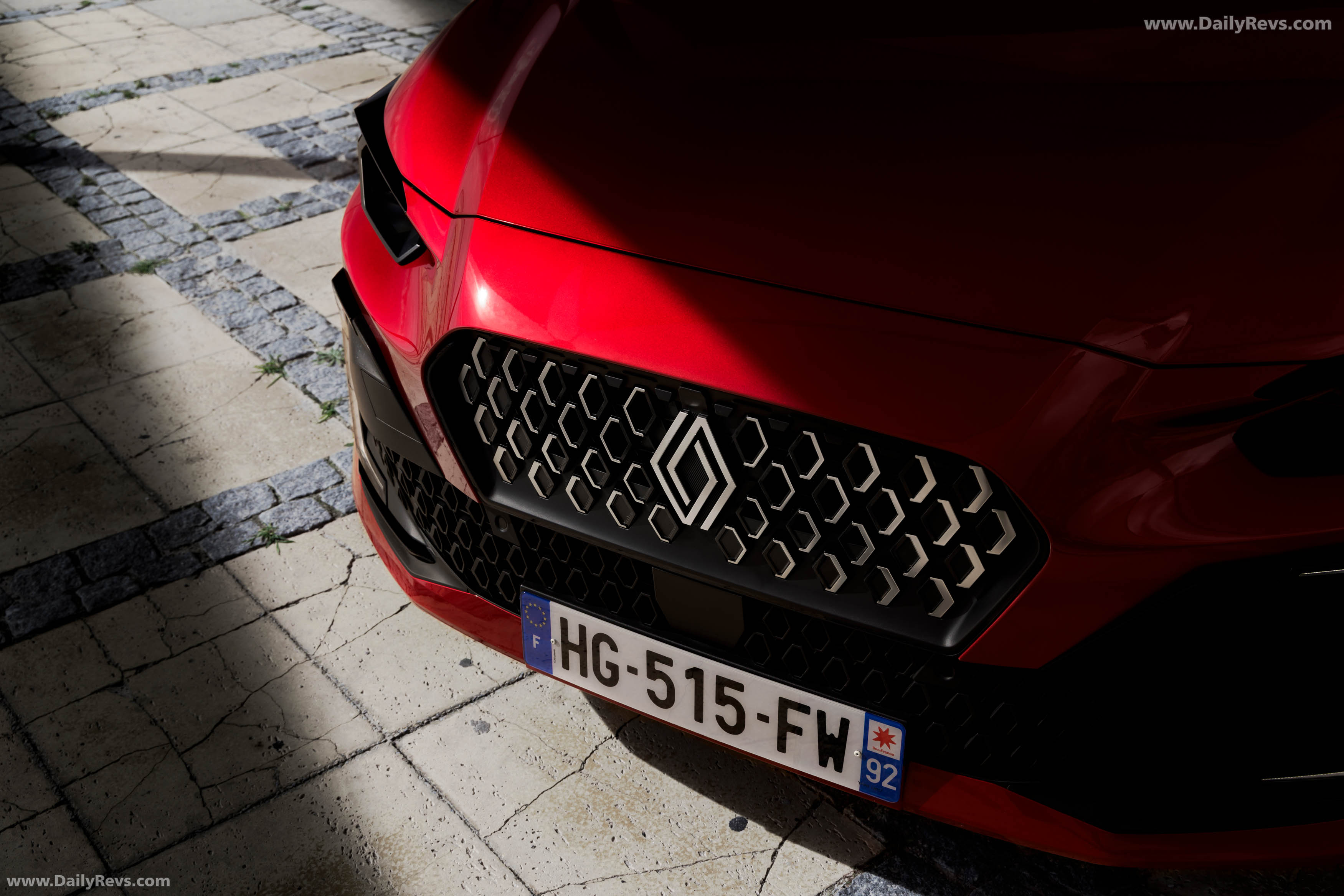 2026 Renault Clio E-Tech Techno Absolute Red Exterior
