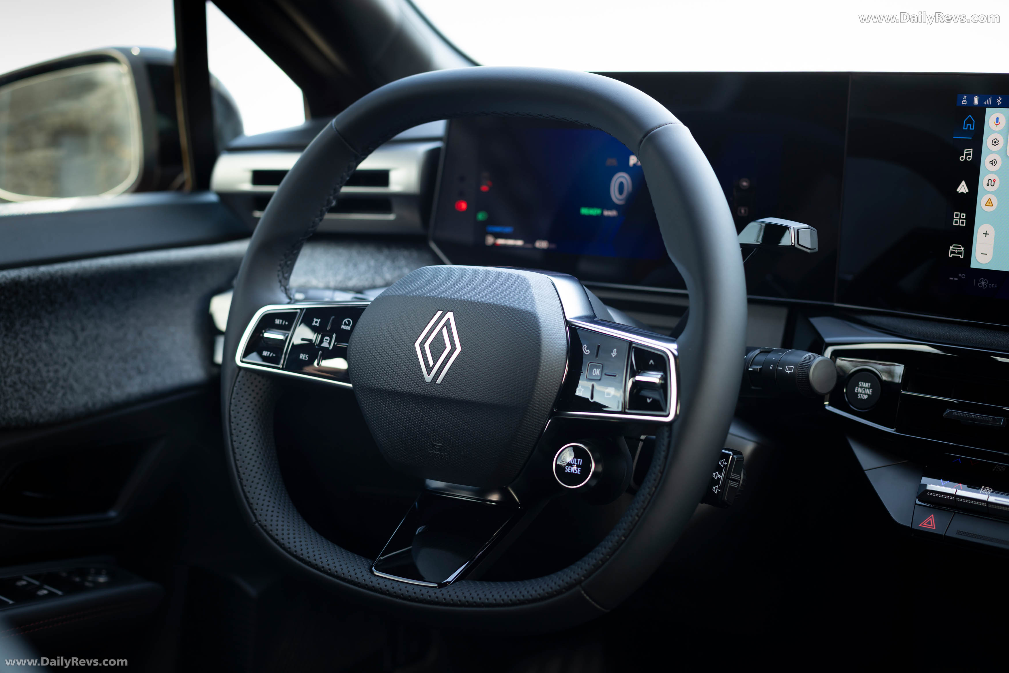 2026 Renault Clio E-Tech Techno Absolute Red Interior