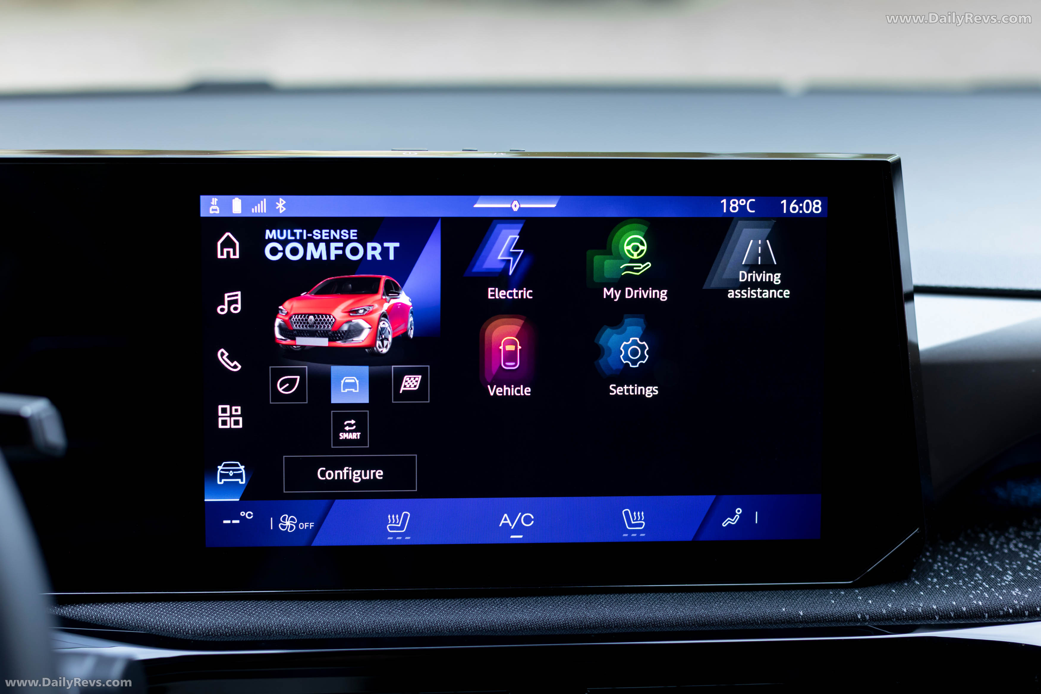 2026 Renault Clio E-Tech Techno Absolute Red Interior