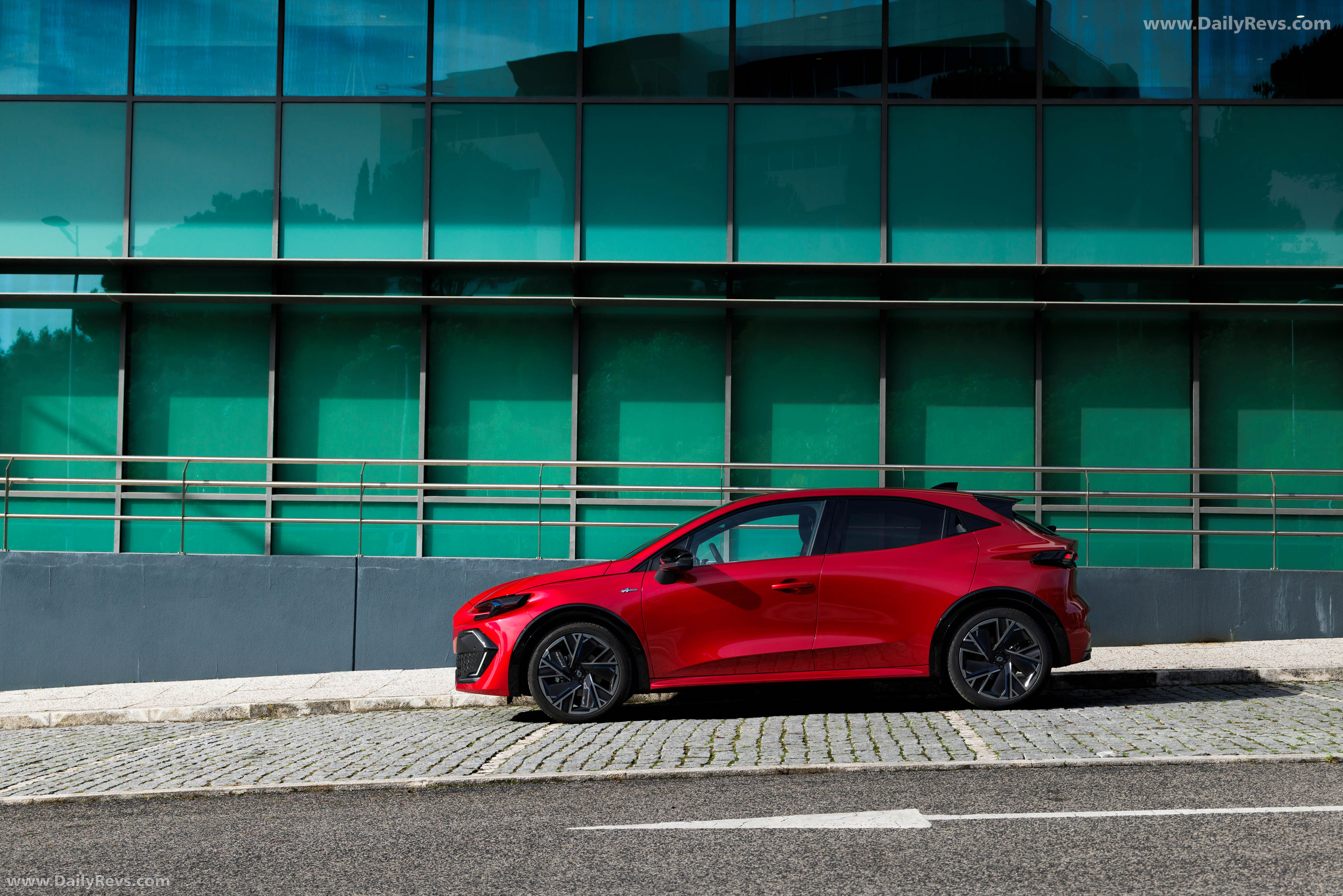 2026 Renault Clio E-Tech Esprit Alpine Absolute Red Side View